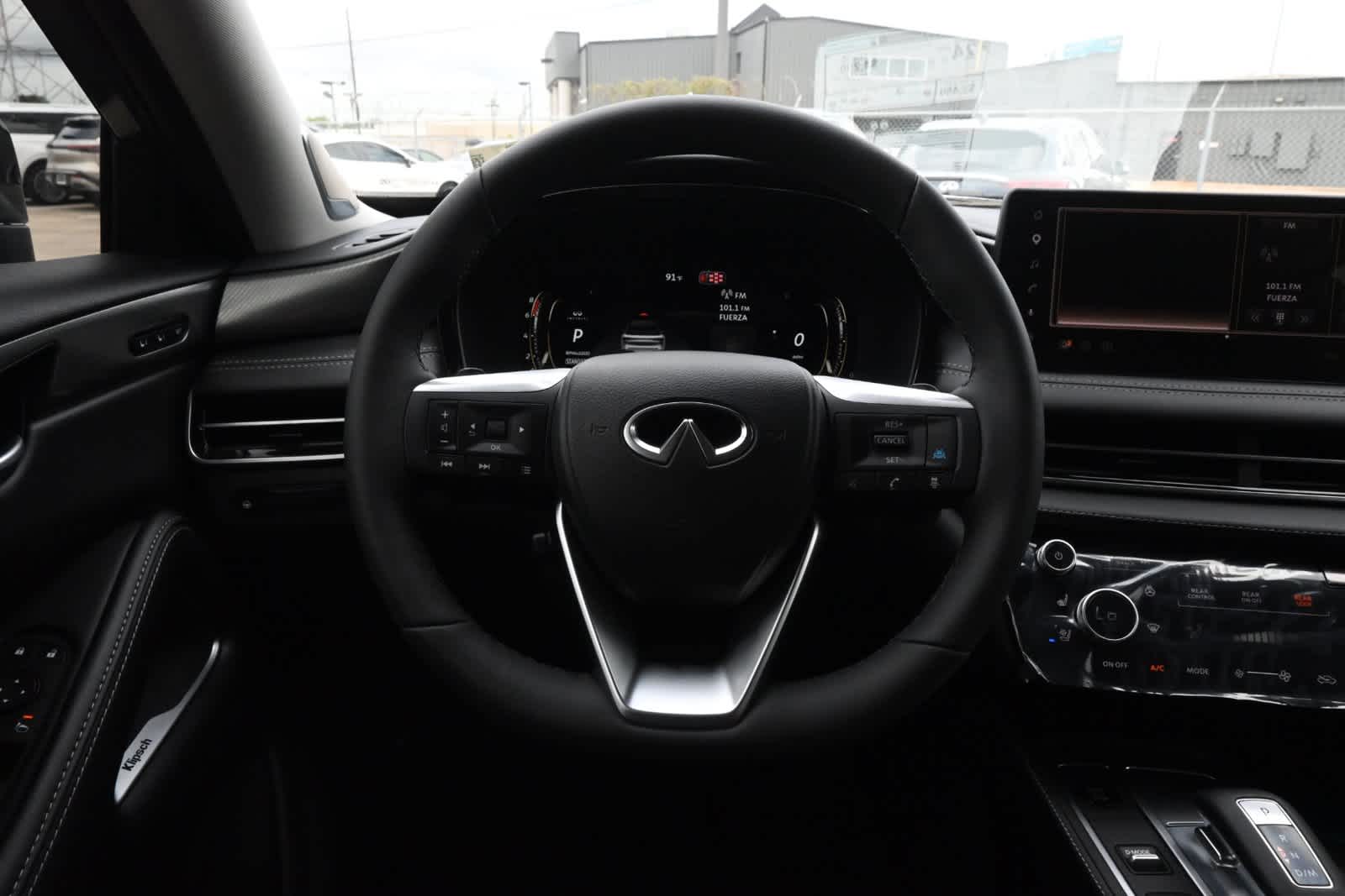 2027 INFINITI QX60 LUXE