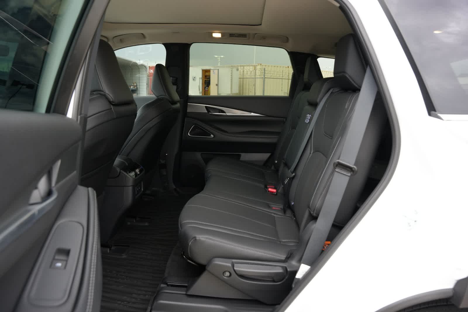 2027 INFINITI QX60 LUXE