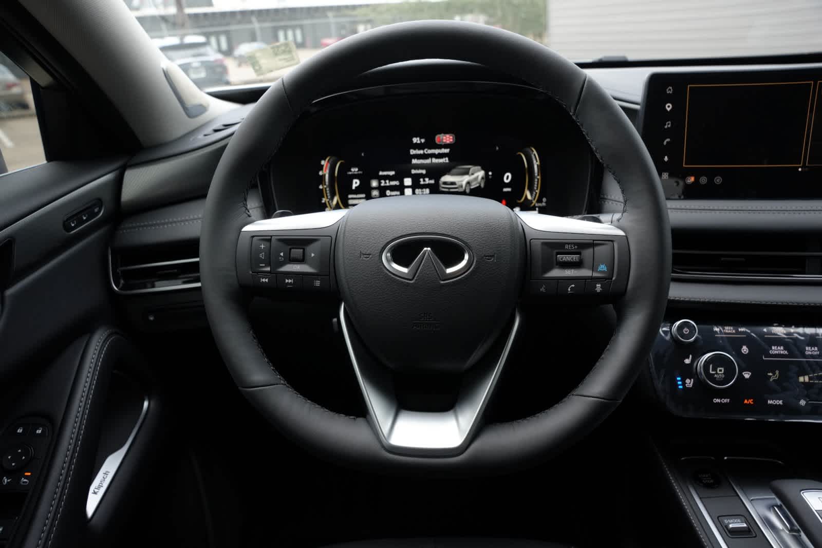 2027 INFINITI QX60 LUXE