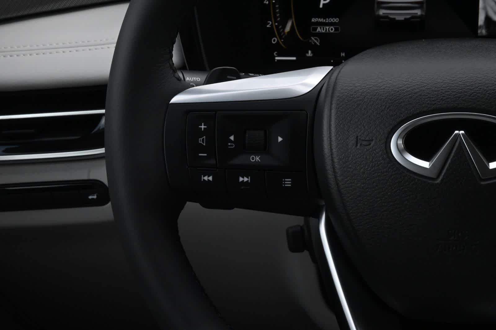 2027 INFINITI QX60 LUXE