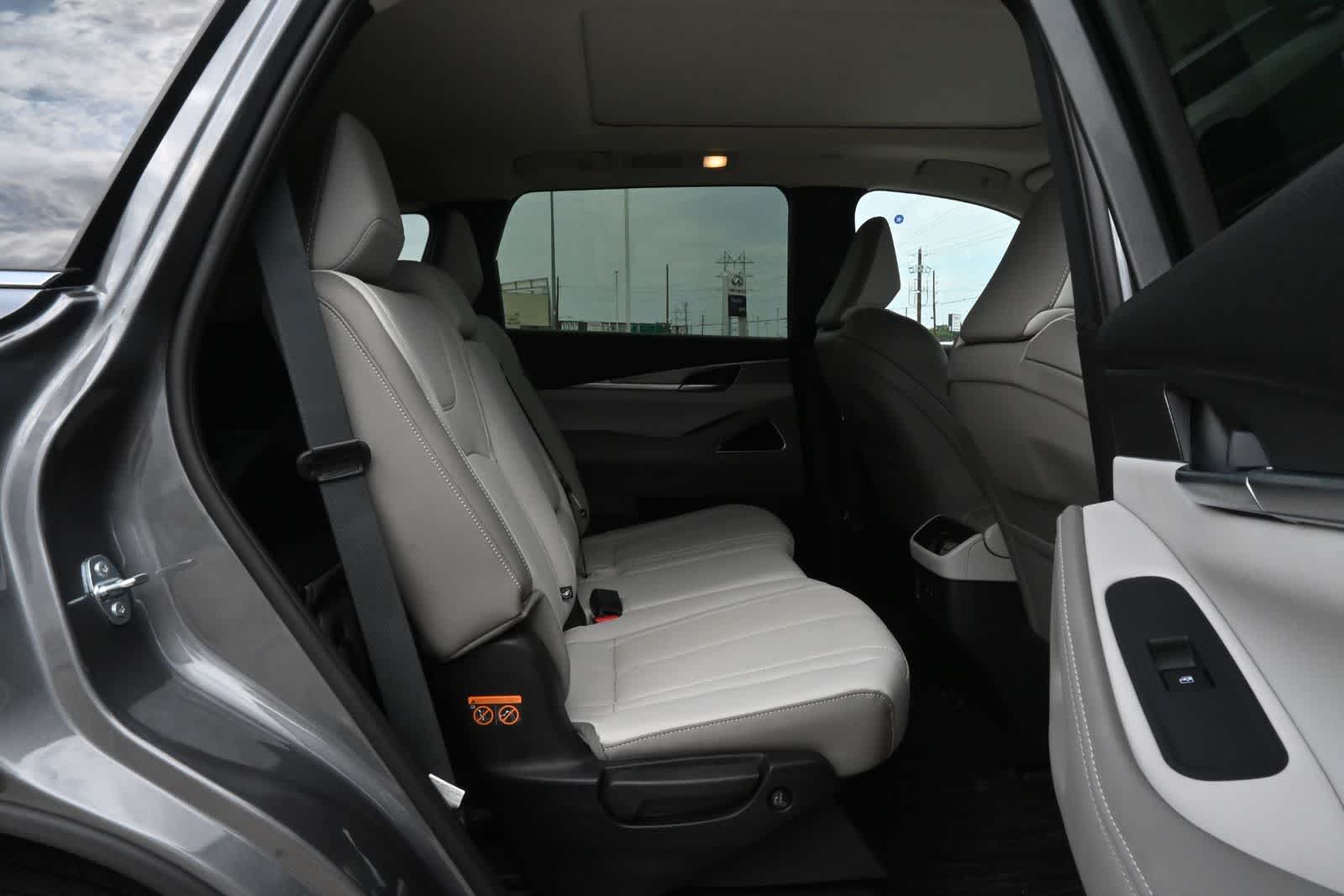2027 INFINITI QX60 LUXE
