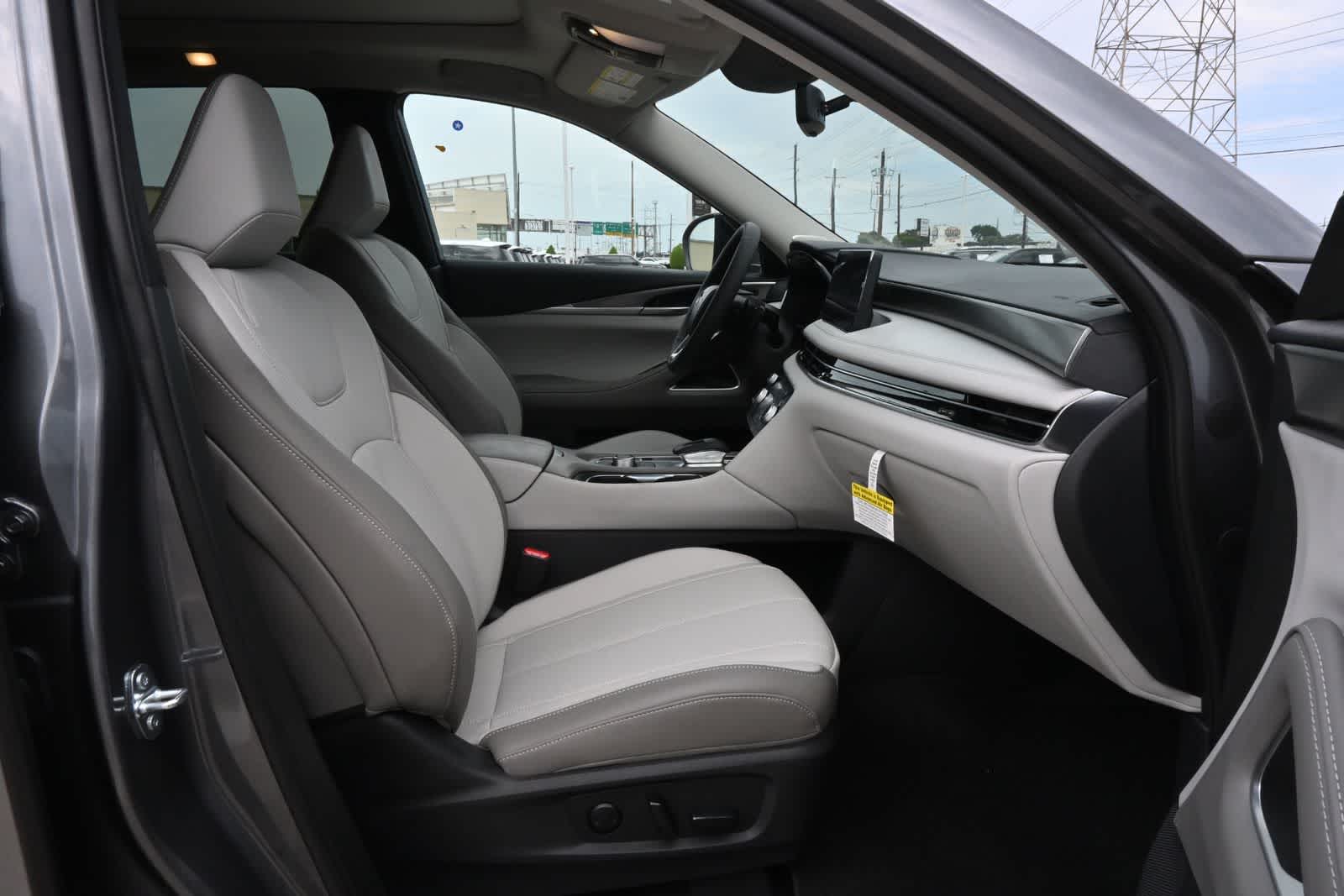 2027 INFINITI QX60 LUXE