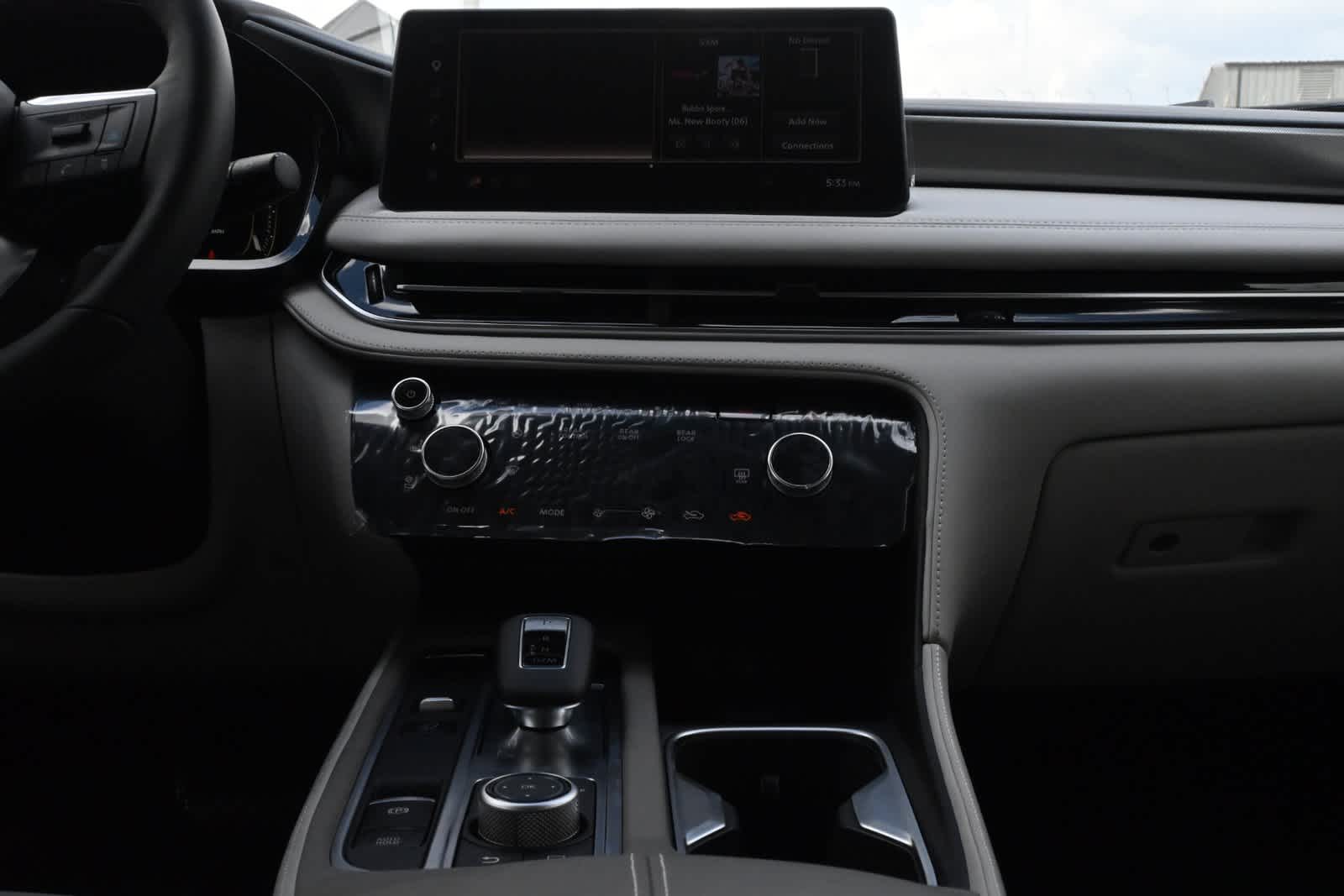 2027 INFINITI QX60 LUXE