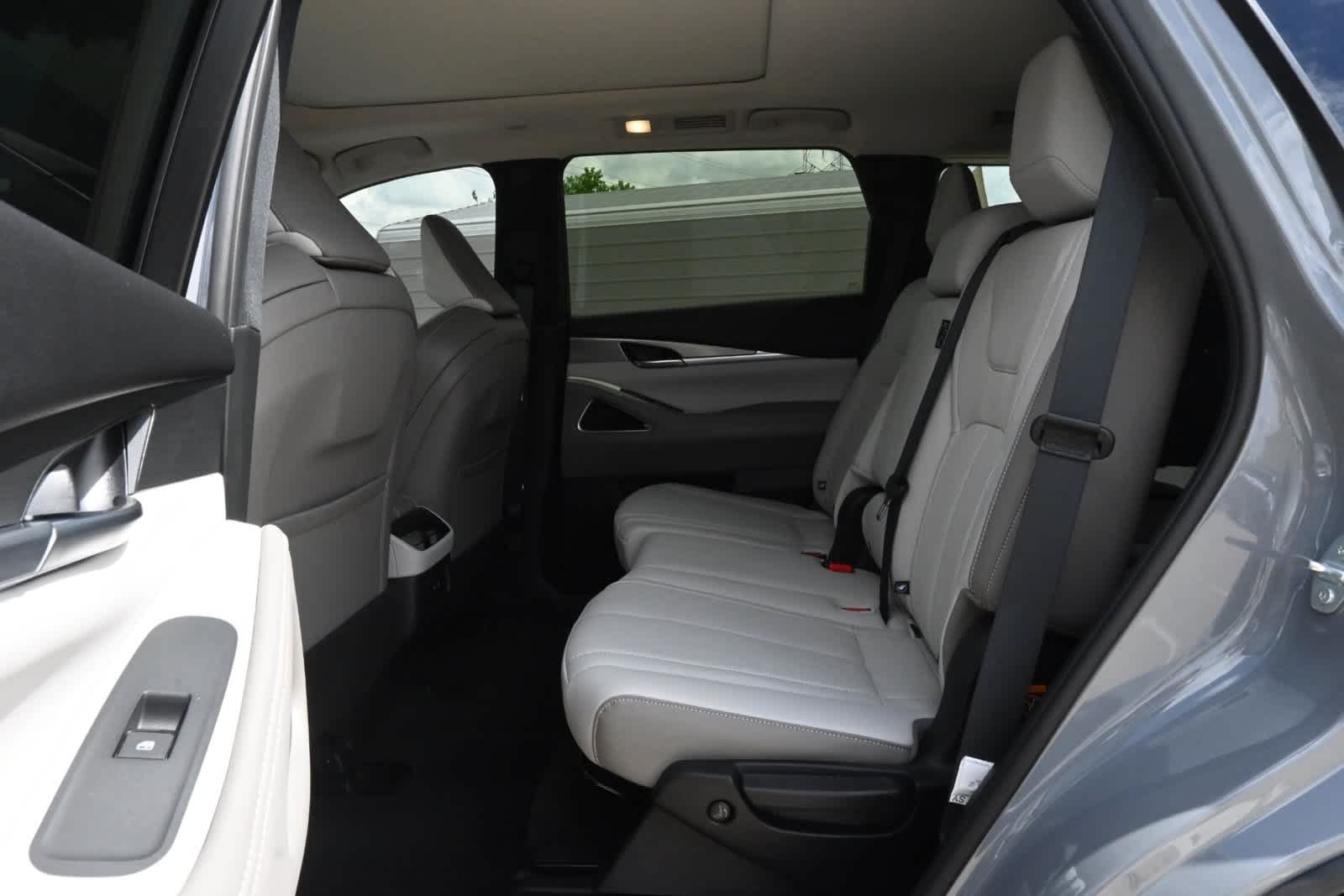 2027 INFINITI QX60 LUXE