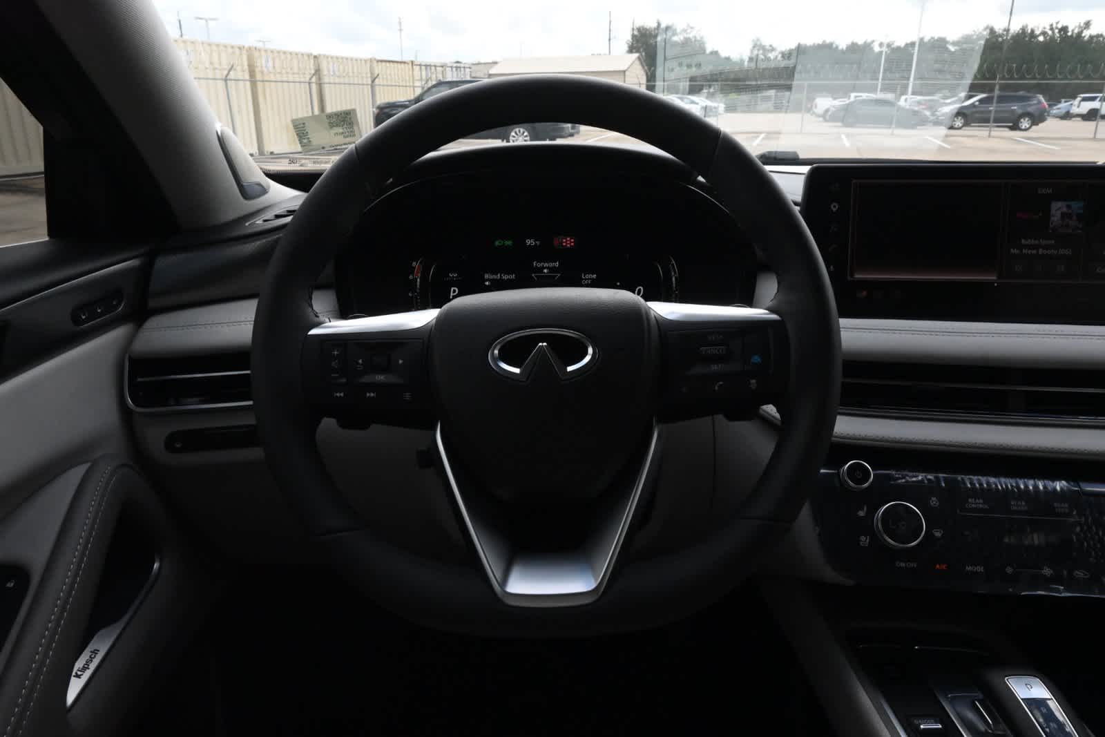 2027 INFINITI QX60 LUXE