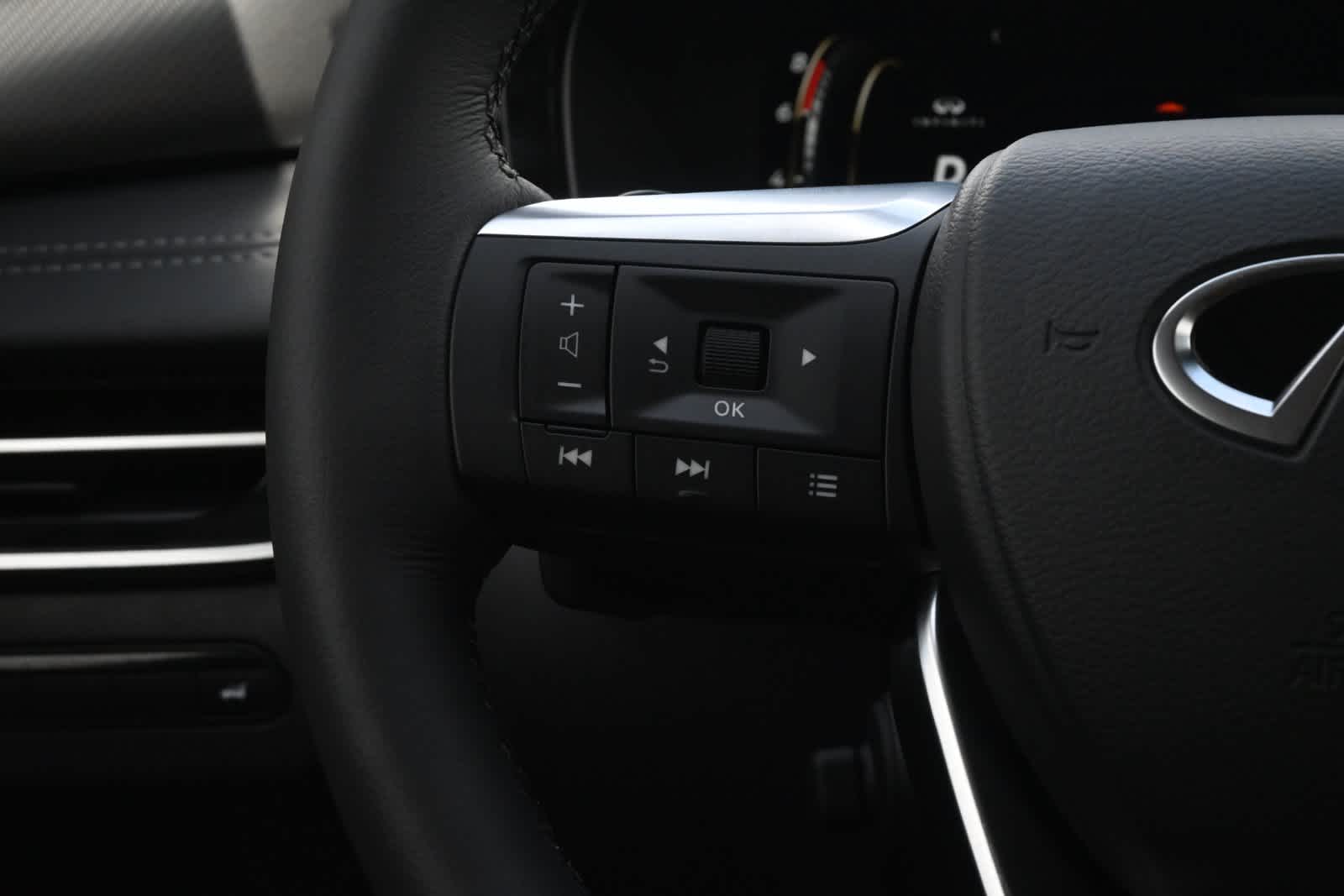 2027 INFINITI QX60 LUXE