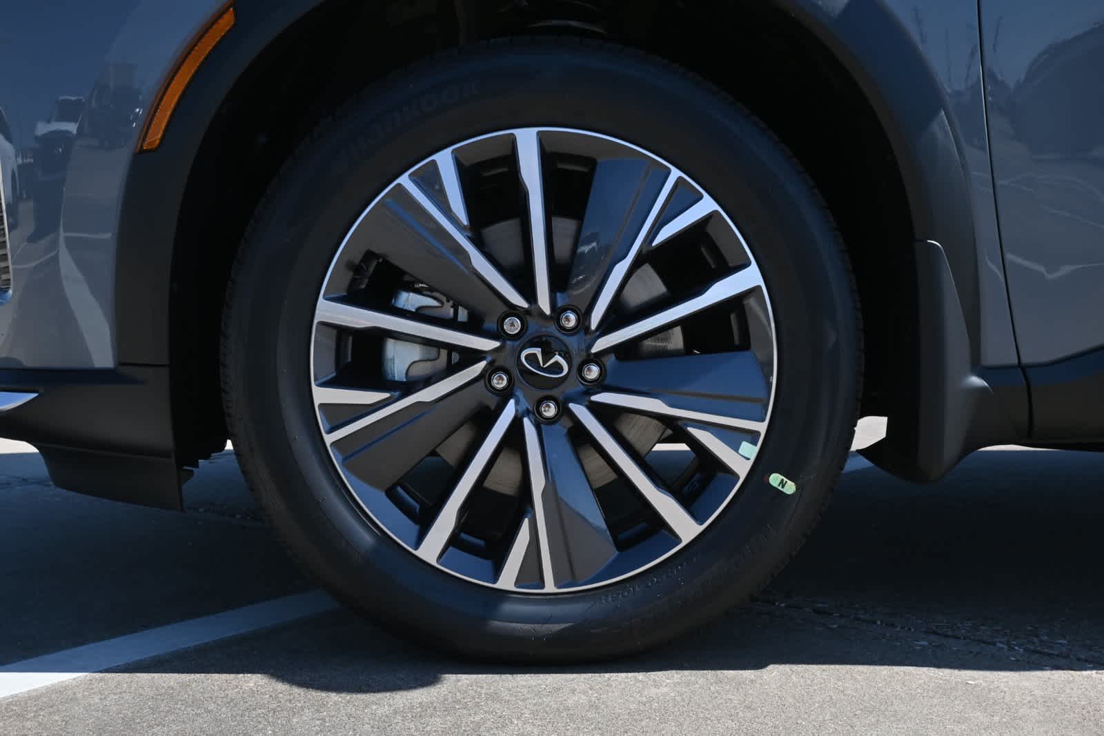 2027 INFINITI QX60 LUXE