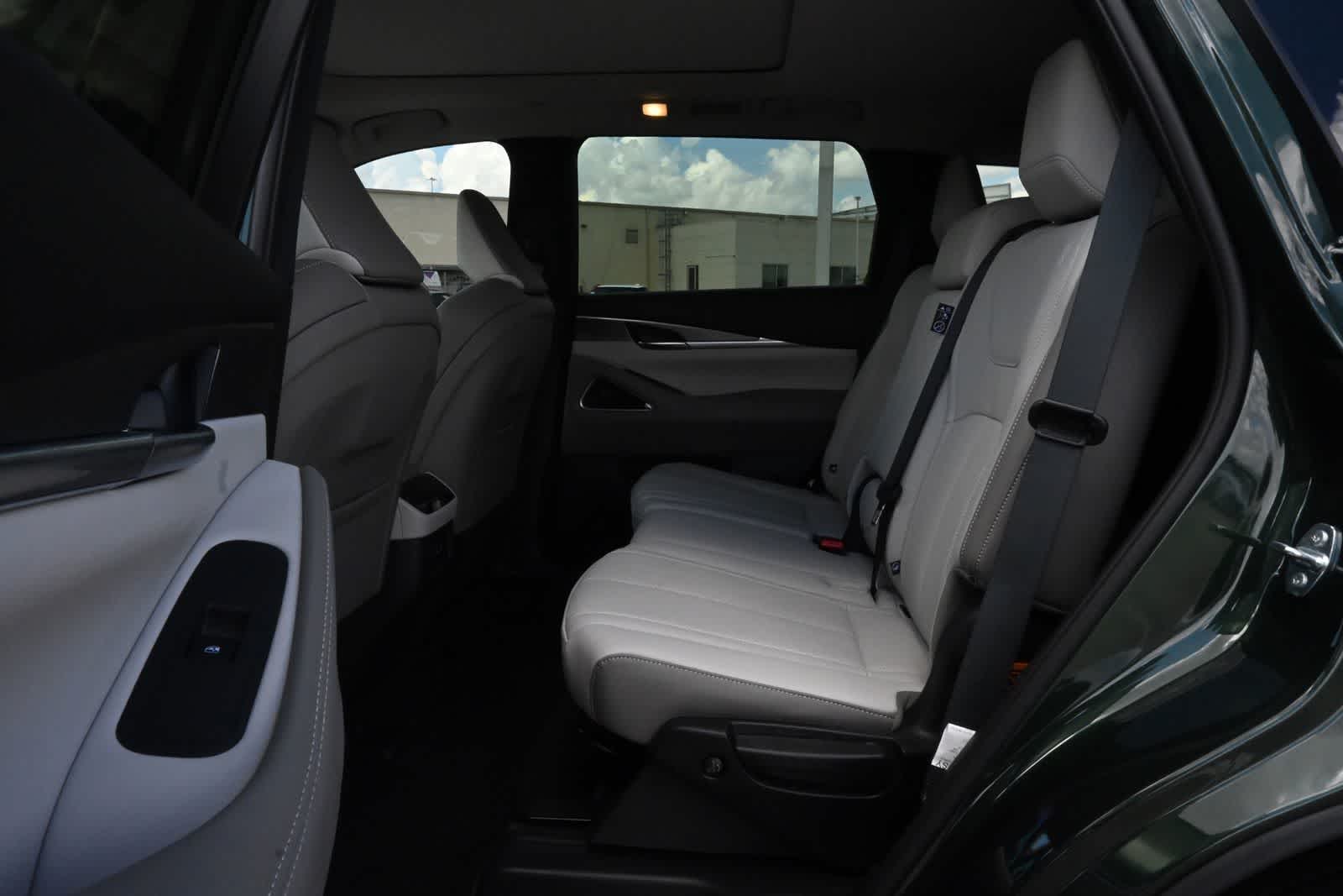 2027 INFINITI QX60 LUXE