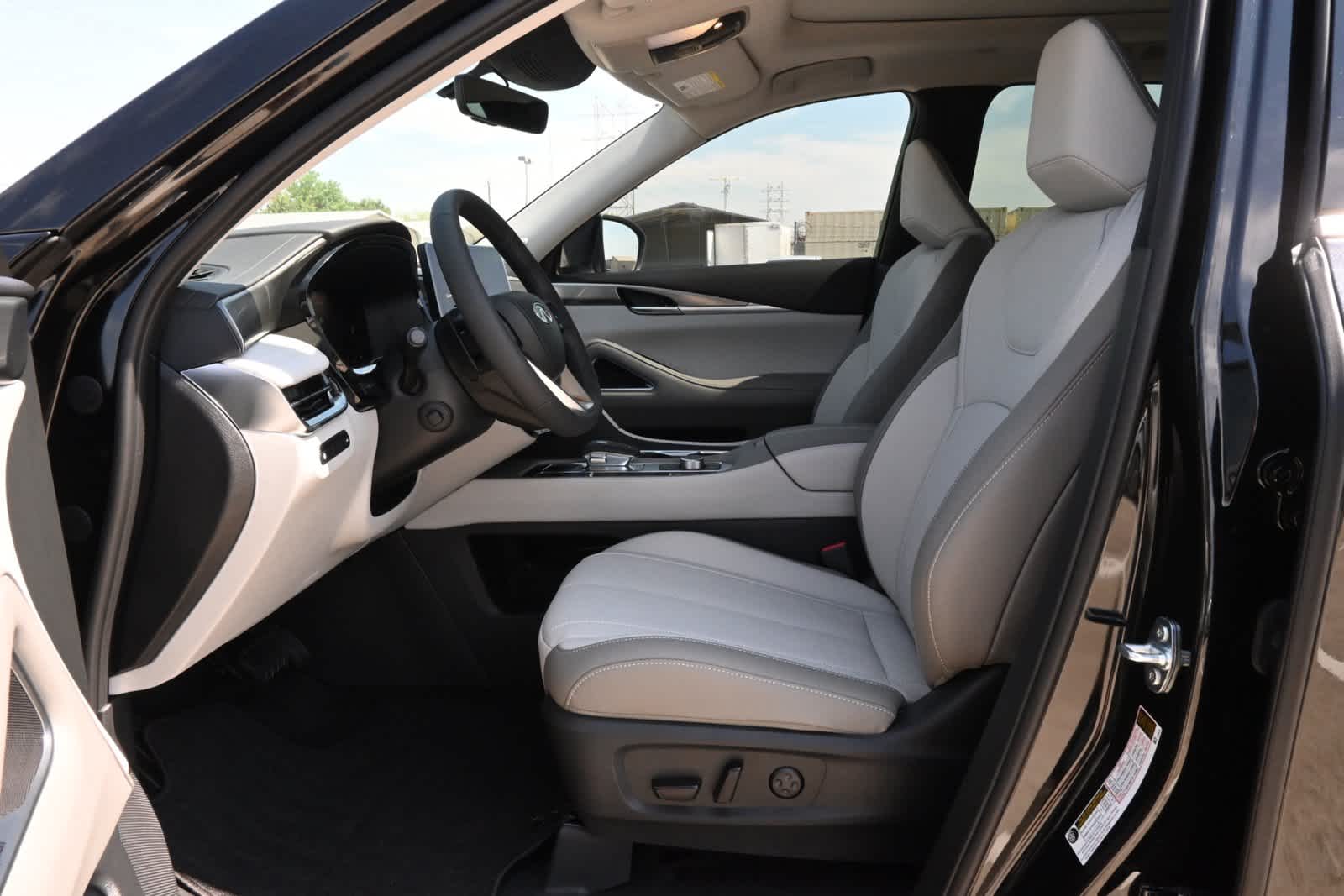 2027 INFINITI QX60 LUXE