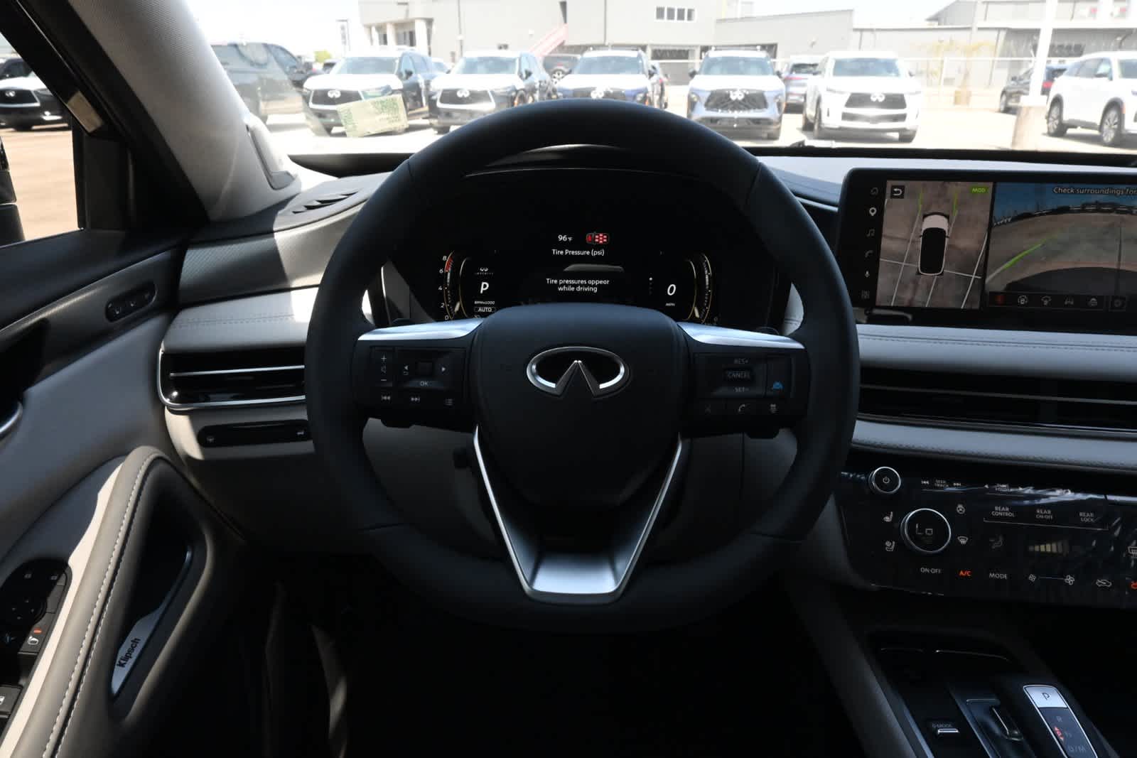 2027 INFINITI QX60 LUXE