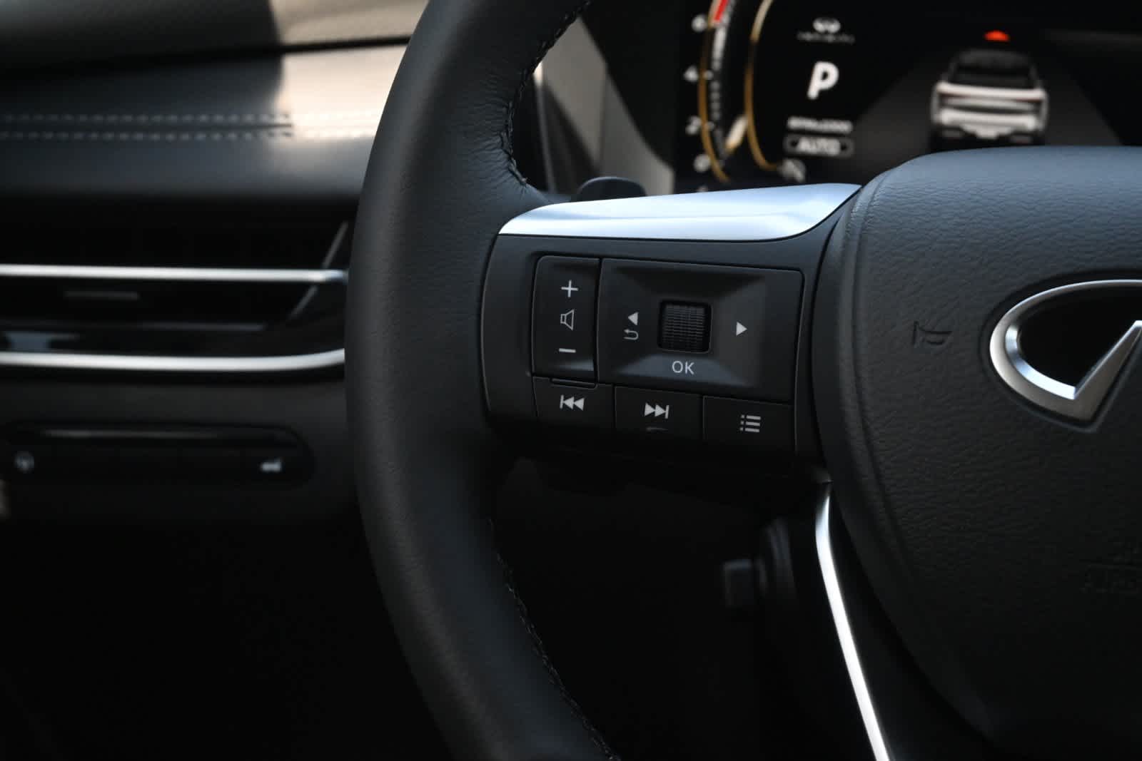 2027 INFINITI QX60 LUXE