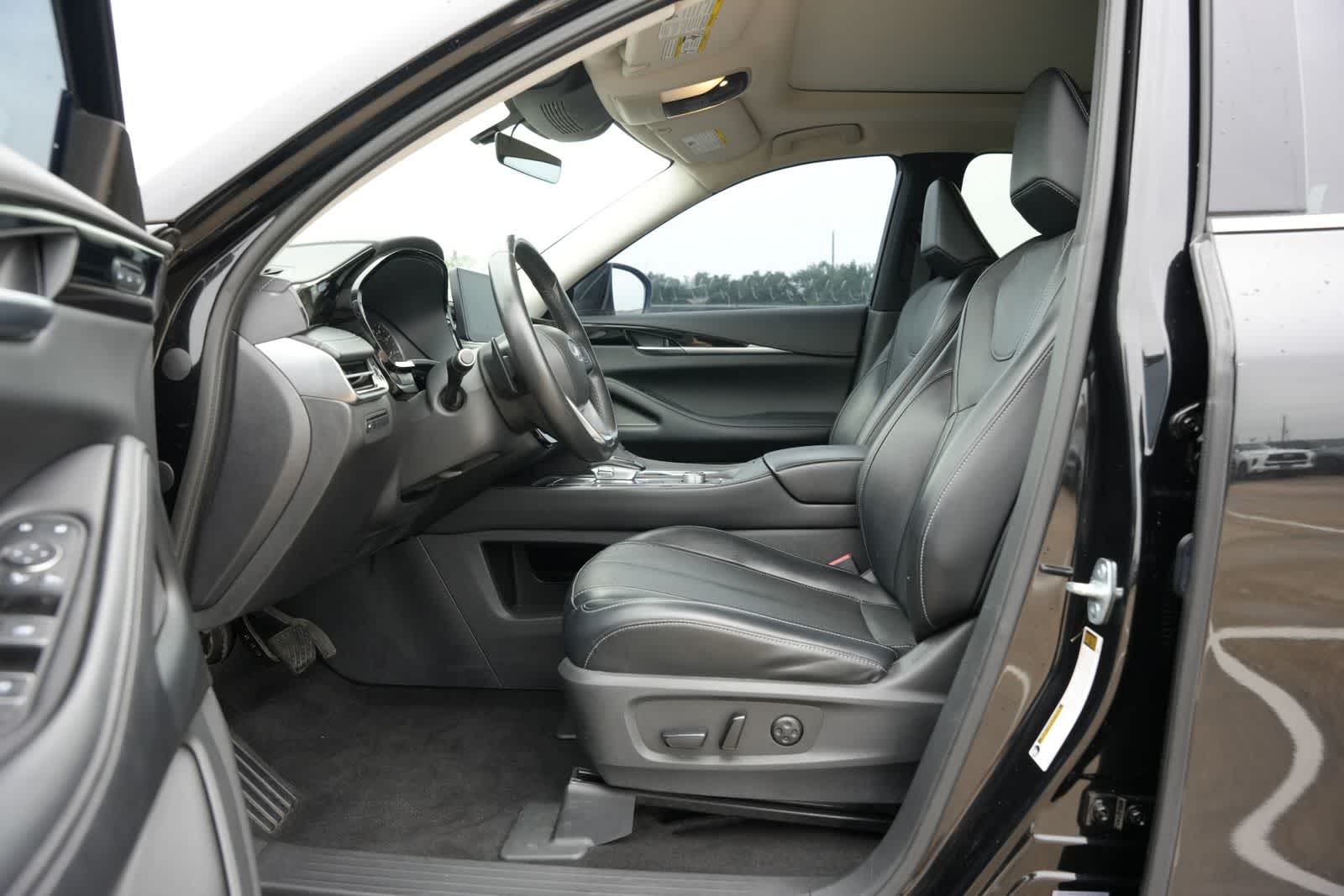 2023 INFINITI QX60 PURE