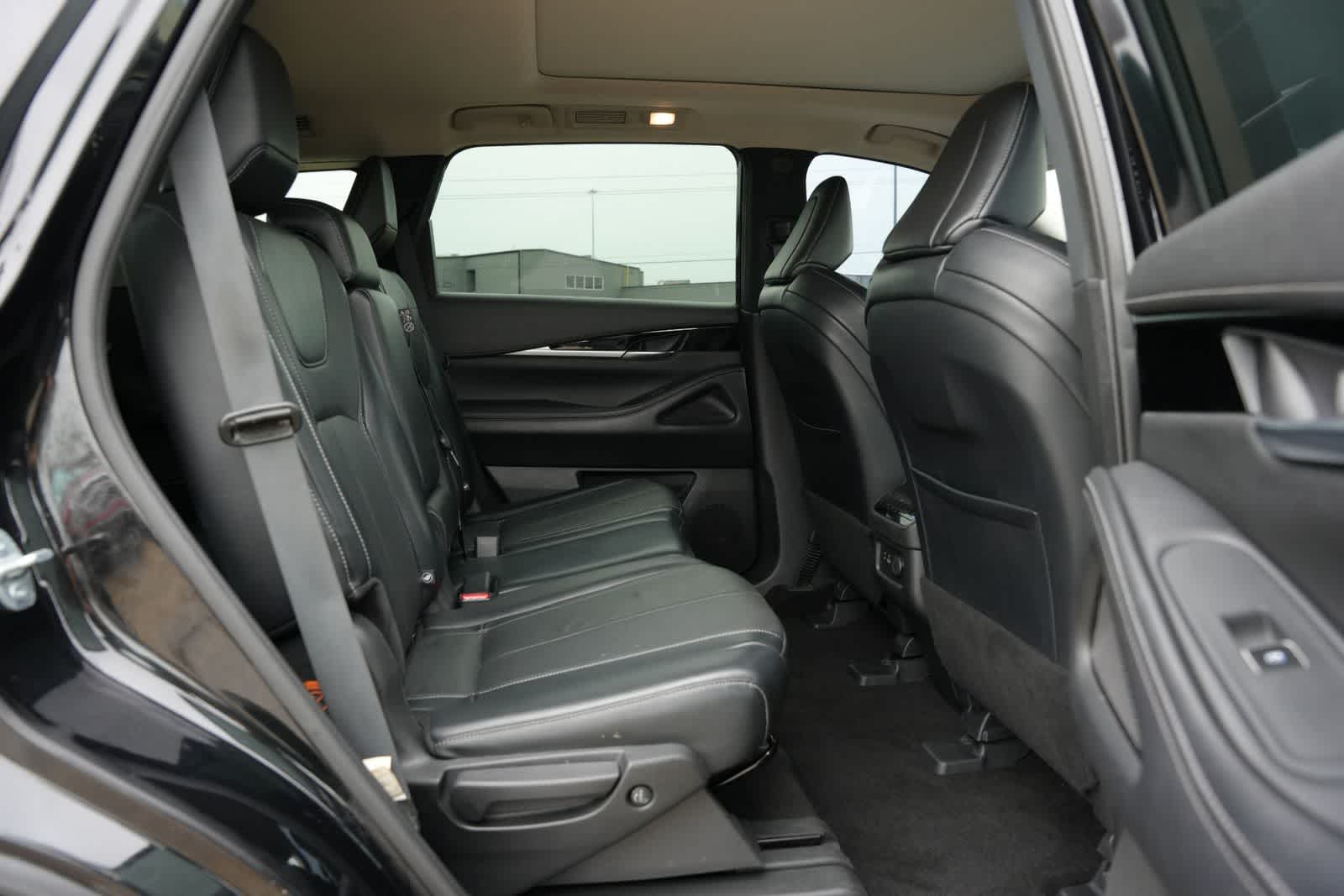 2023 INFINITI QX60 PURE