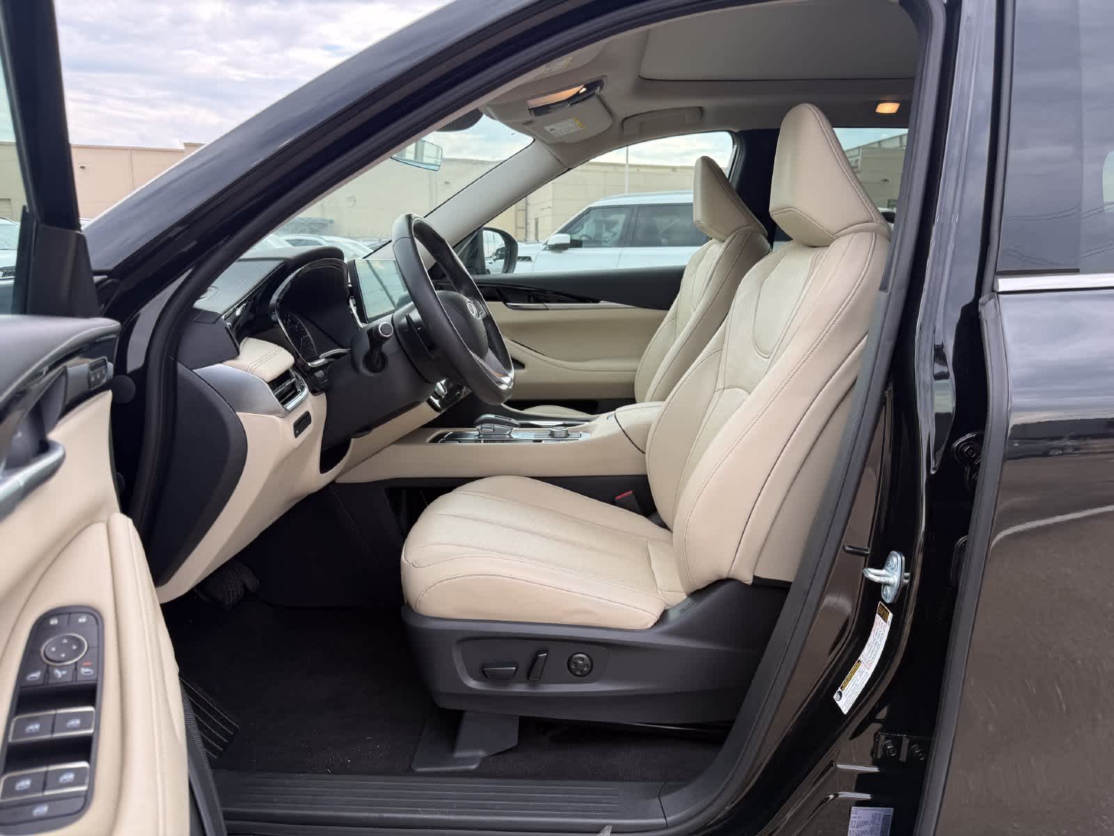 2024 INFINITI QX60 PURE