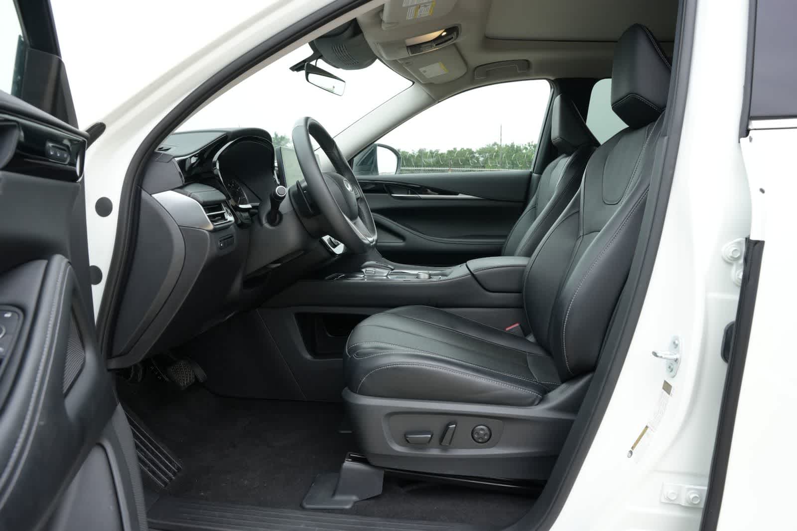 2023 INFINITI QX60 PURE