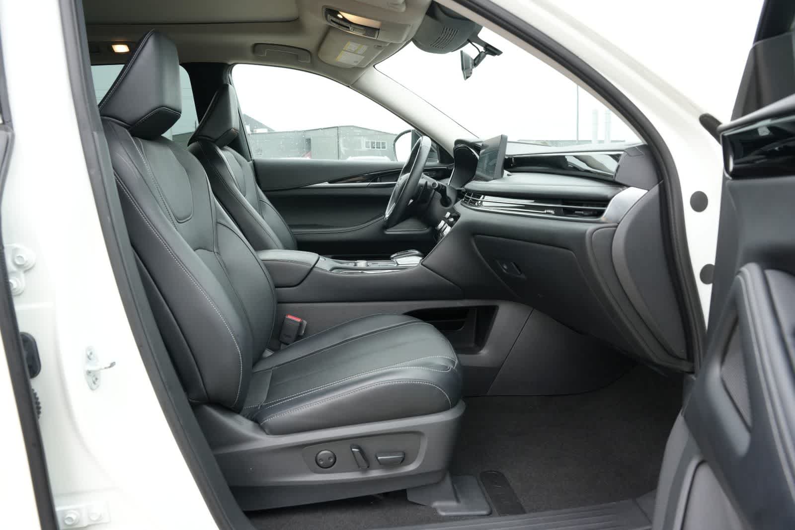 2023 INFINITI QX60 PURE