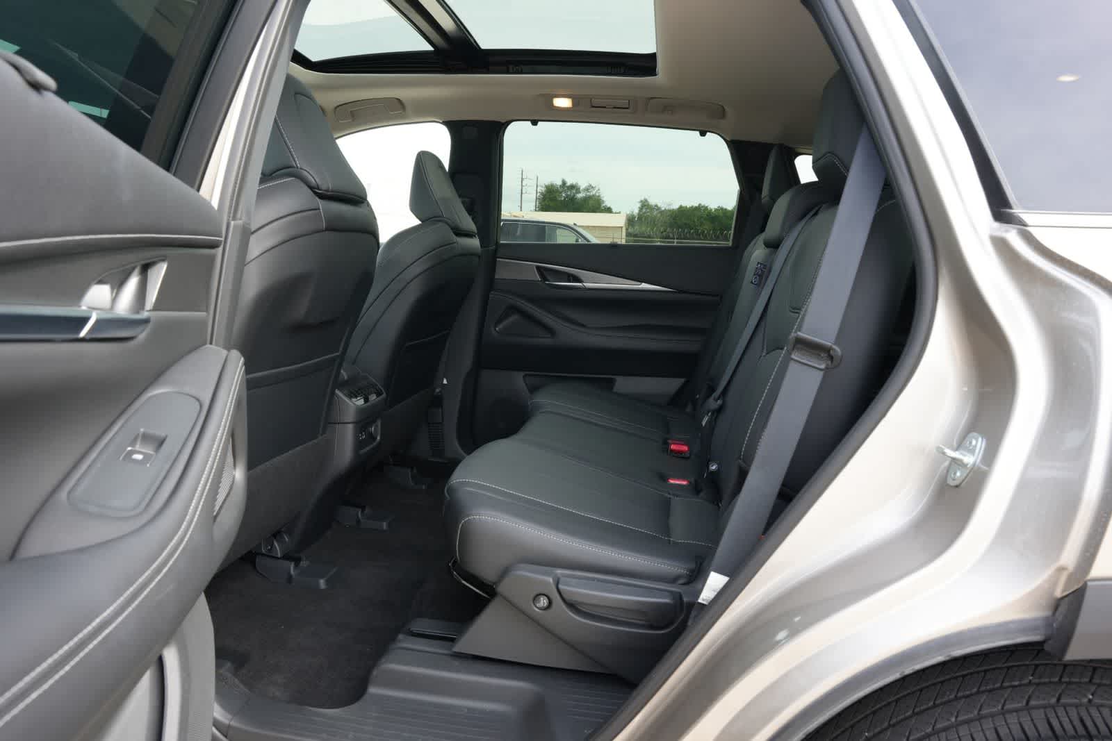 2024 INFINITI QX60 LUXE