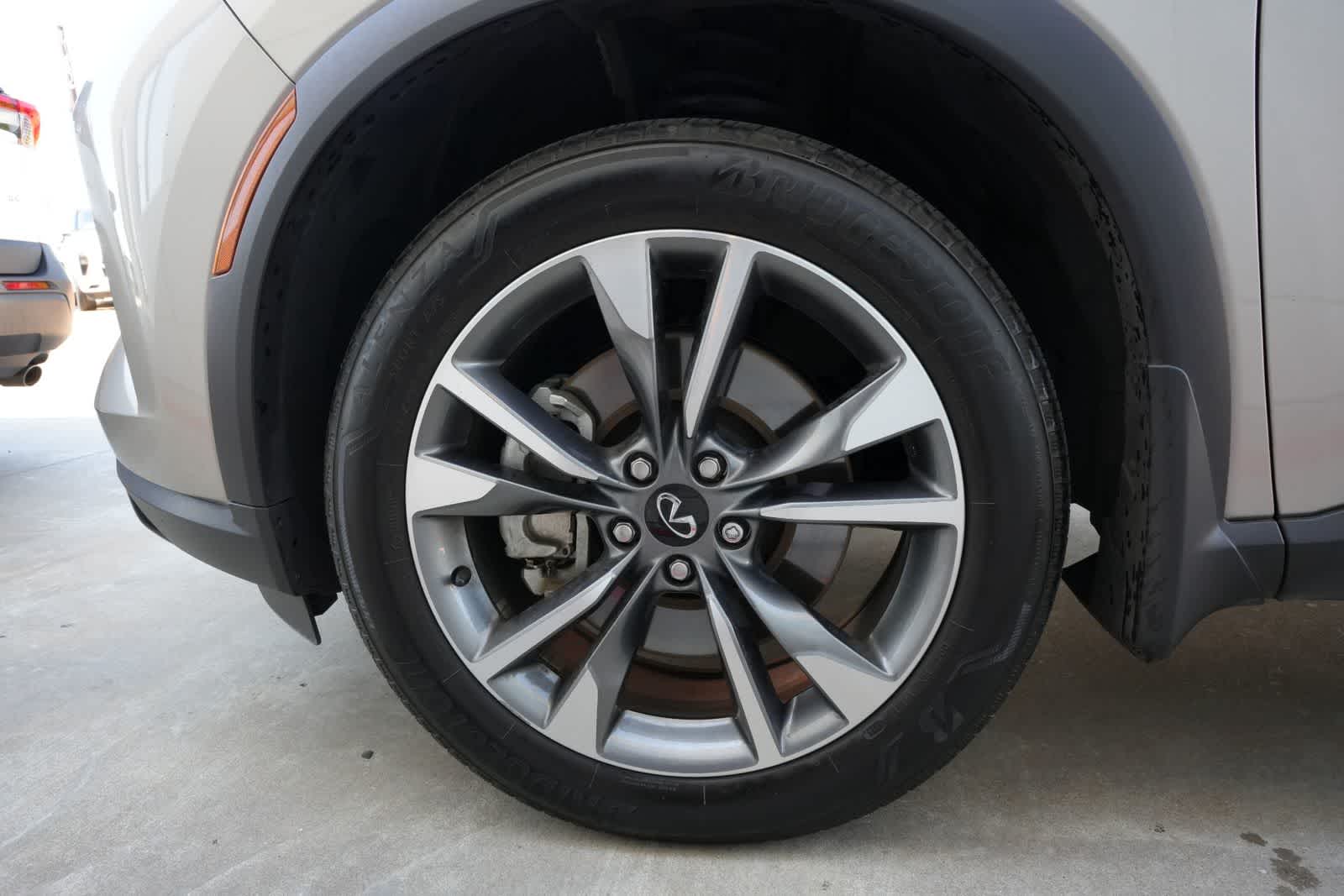 2024 INFINITI QX60 LUXE