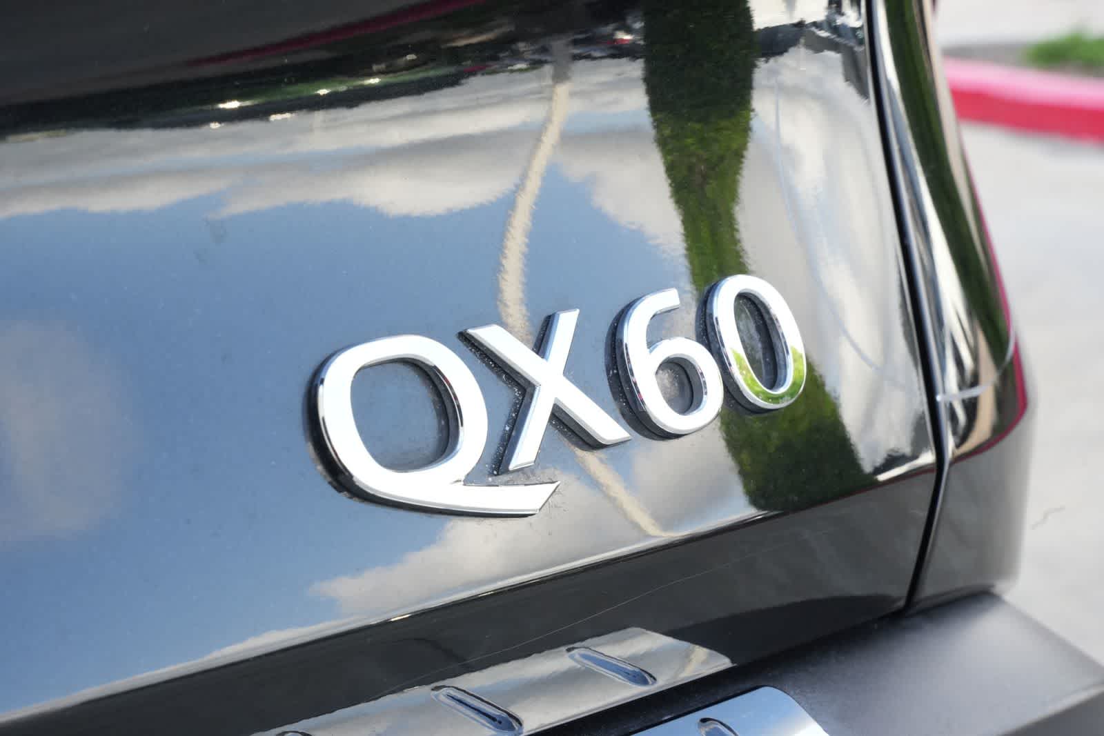 2023 INFINITI QX60 LUXE