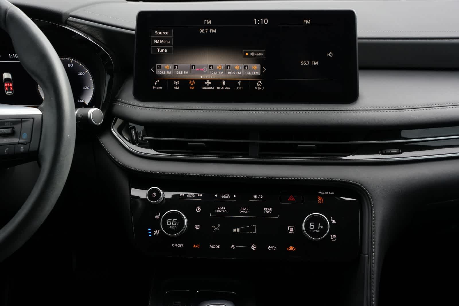 2023 INFINITI QX60 LUXE