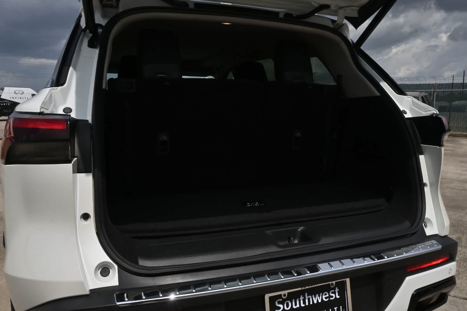 2024 INFINITI QX60 LUXE