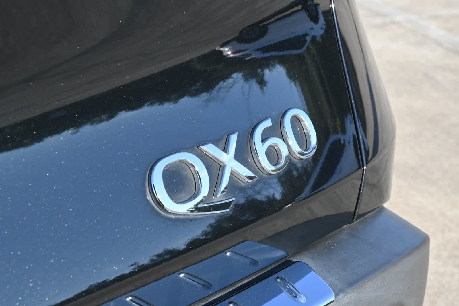 2024 INFINITI QX60 LUXE