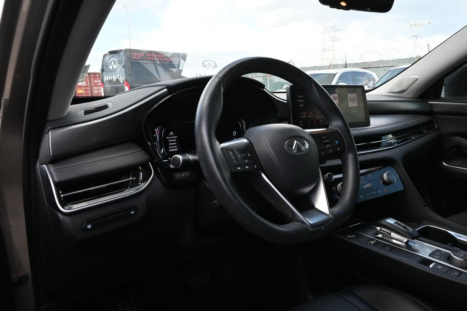 2024 INFINITI QX60 LUXE