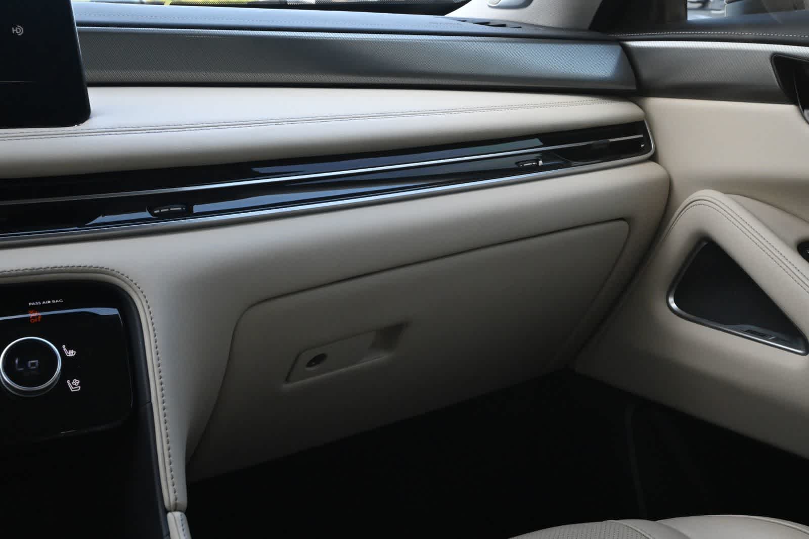 2024 INFINITI QX60 LUXE