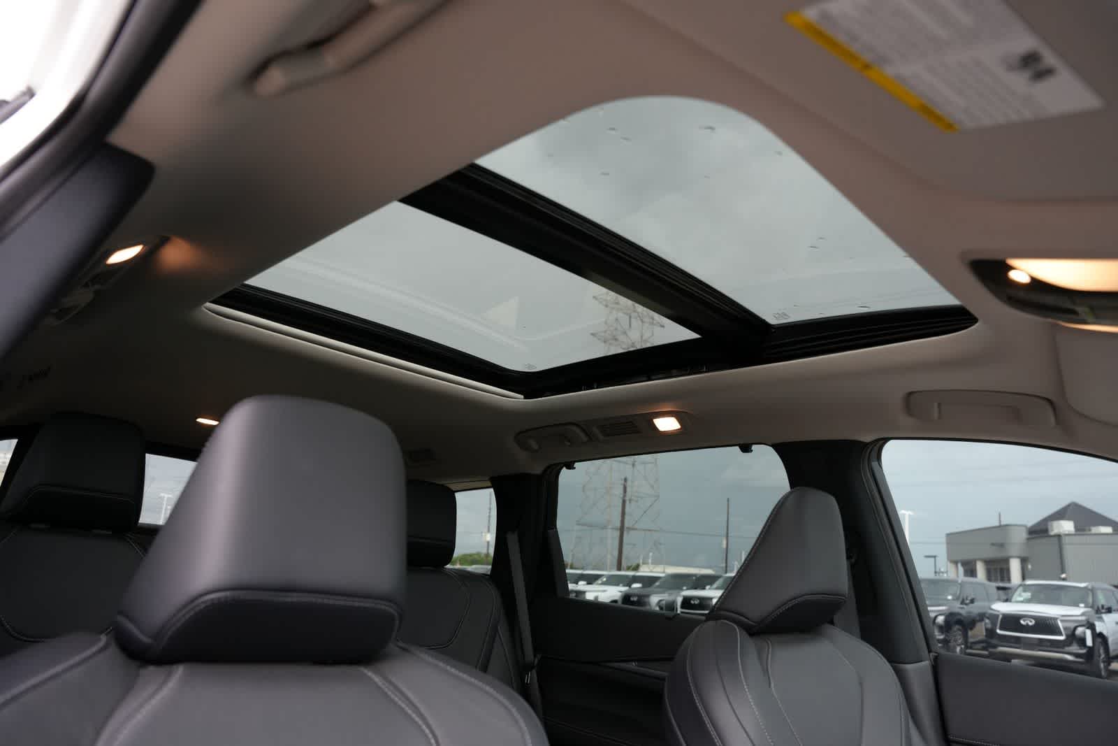 2023 INFINITI QX60 LUXE