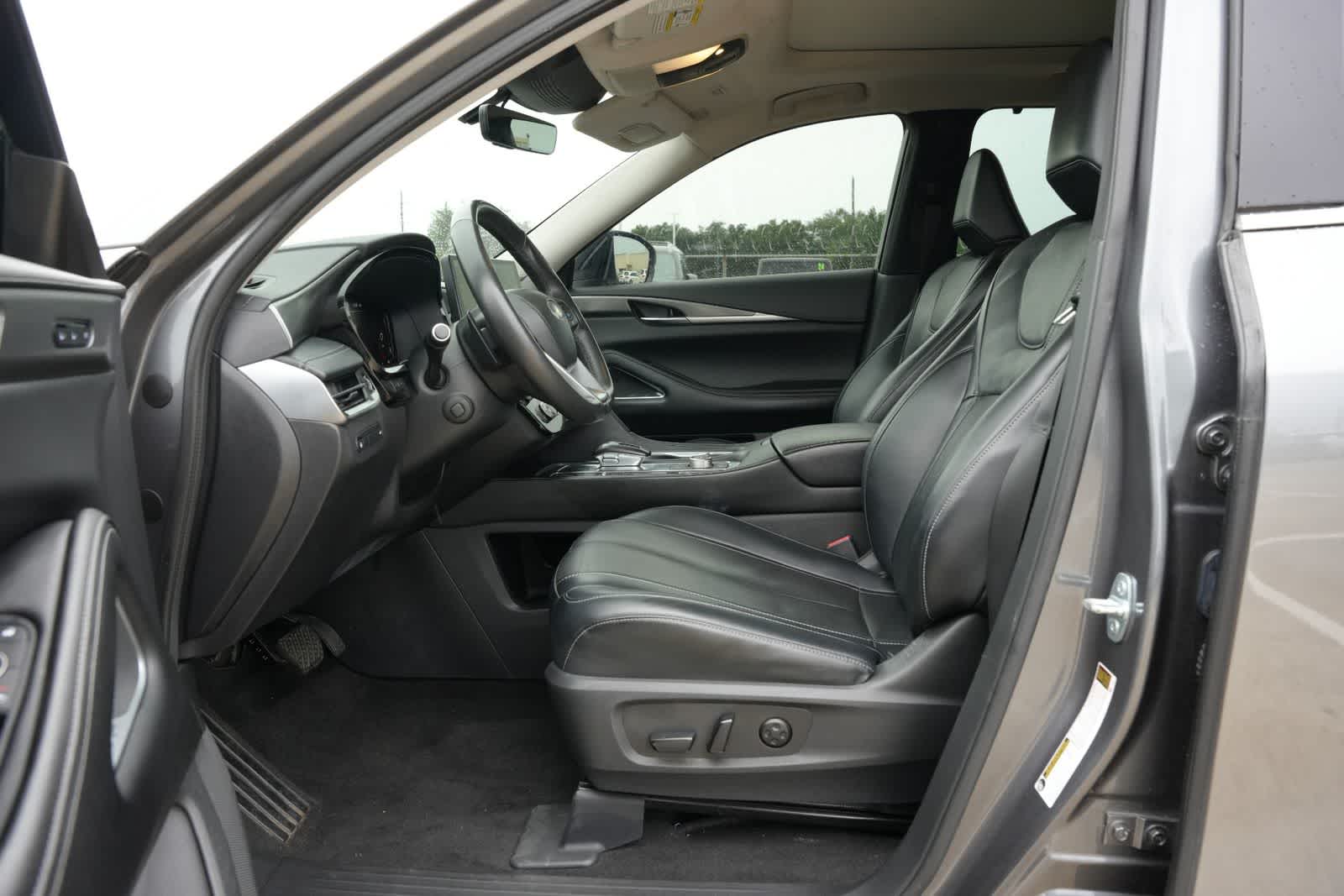 2023 INFINITI QX60 LUXE