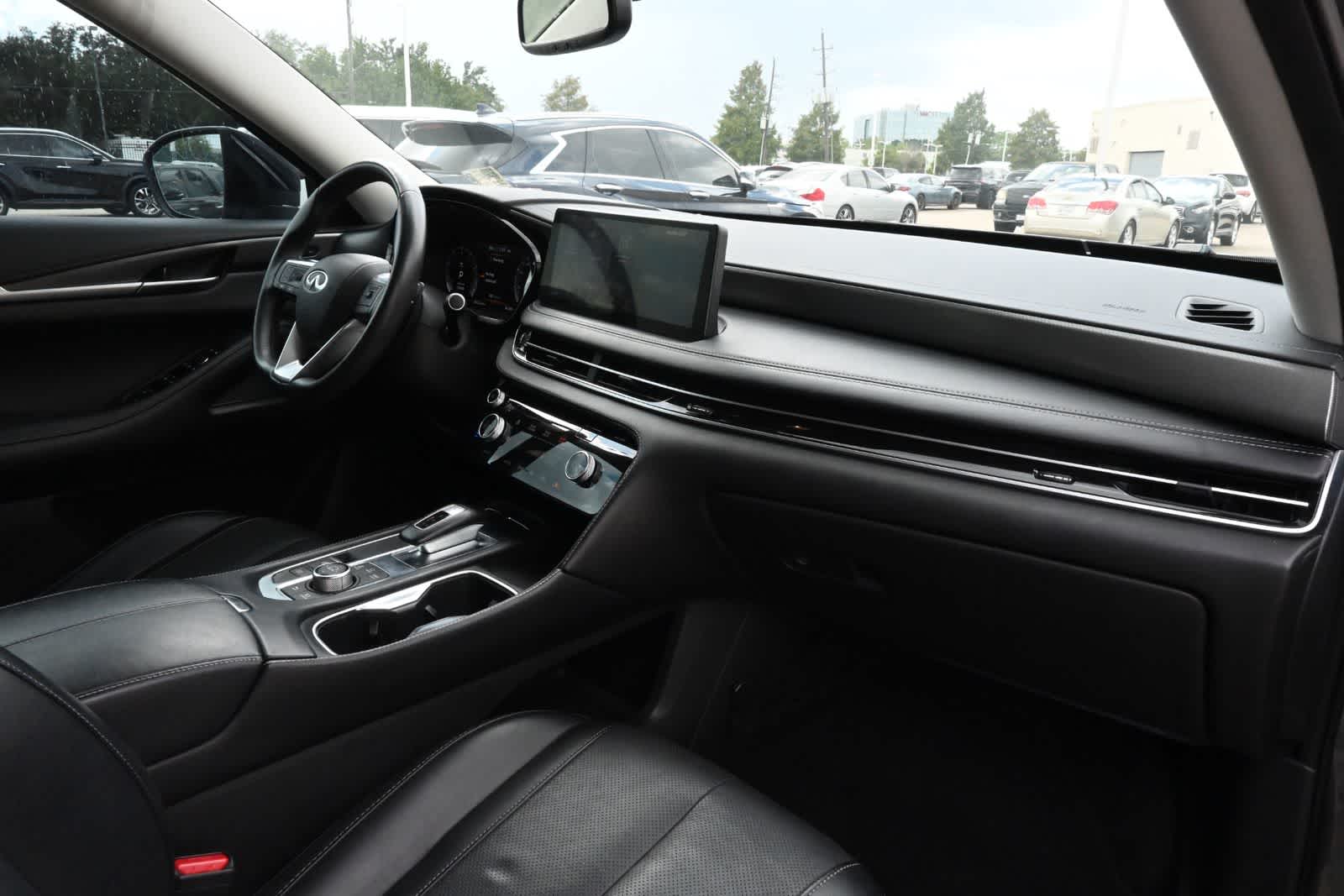 2022 INFINITI QX60 LUXE