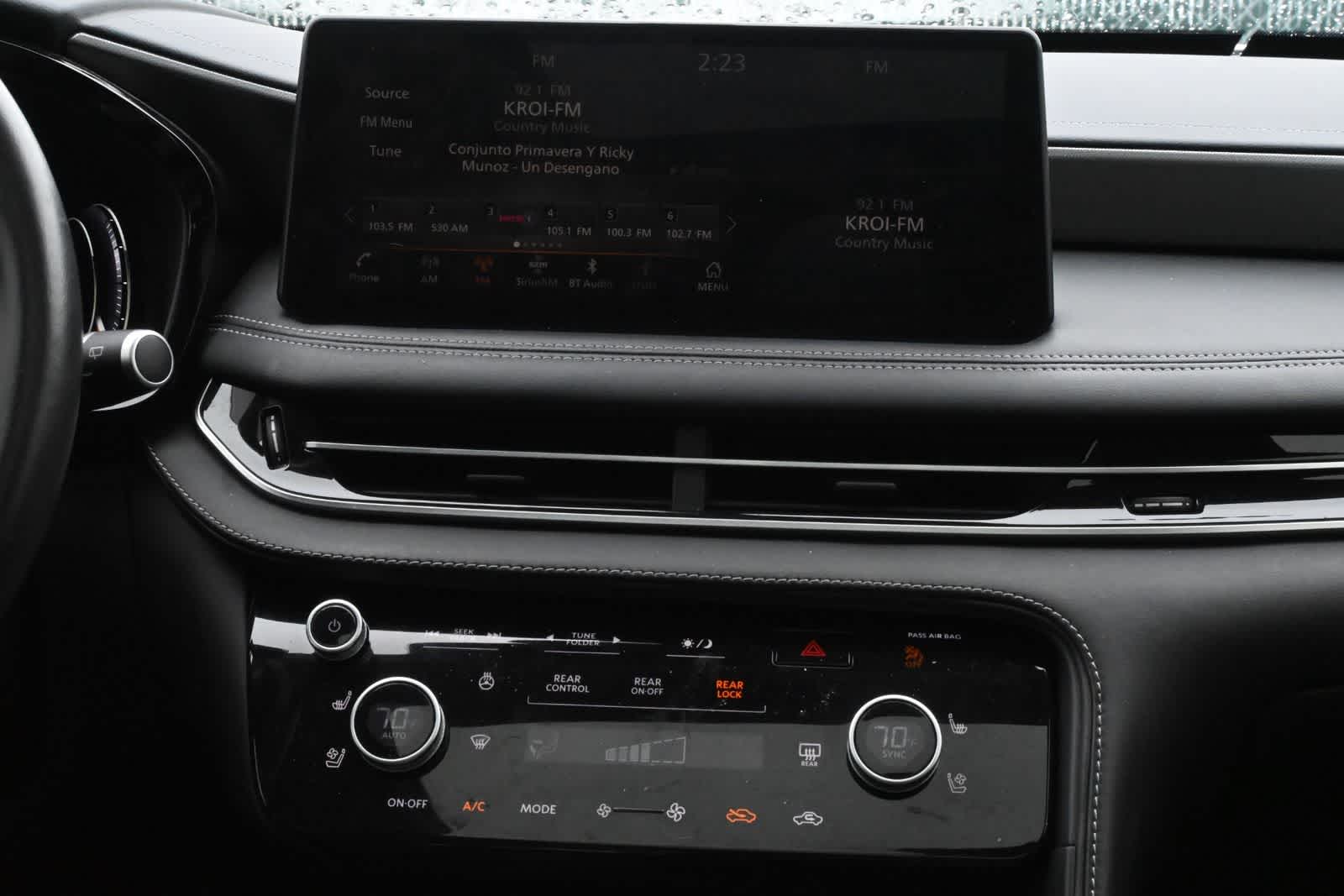 2023 INFINITI QX60 LUXE