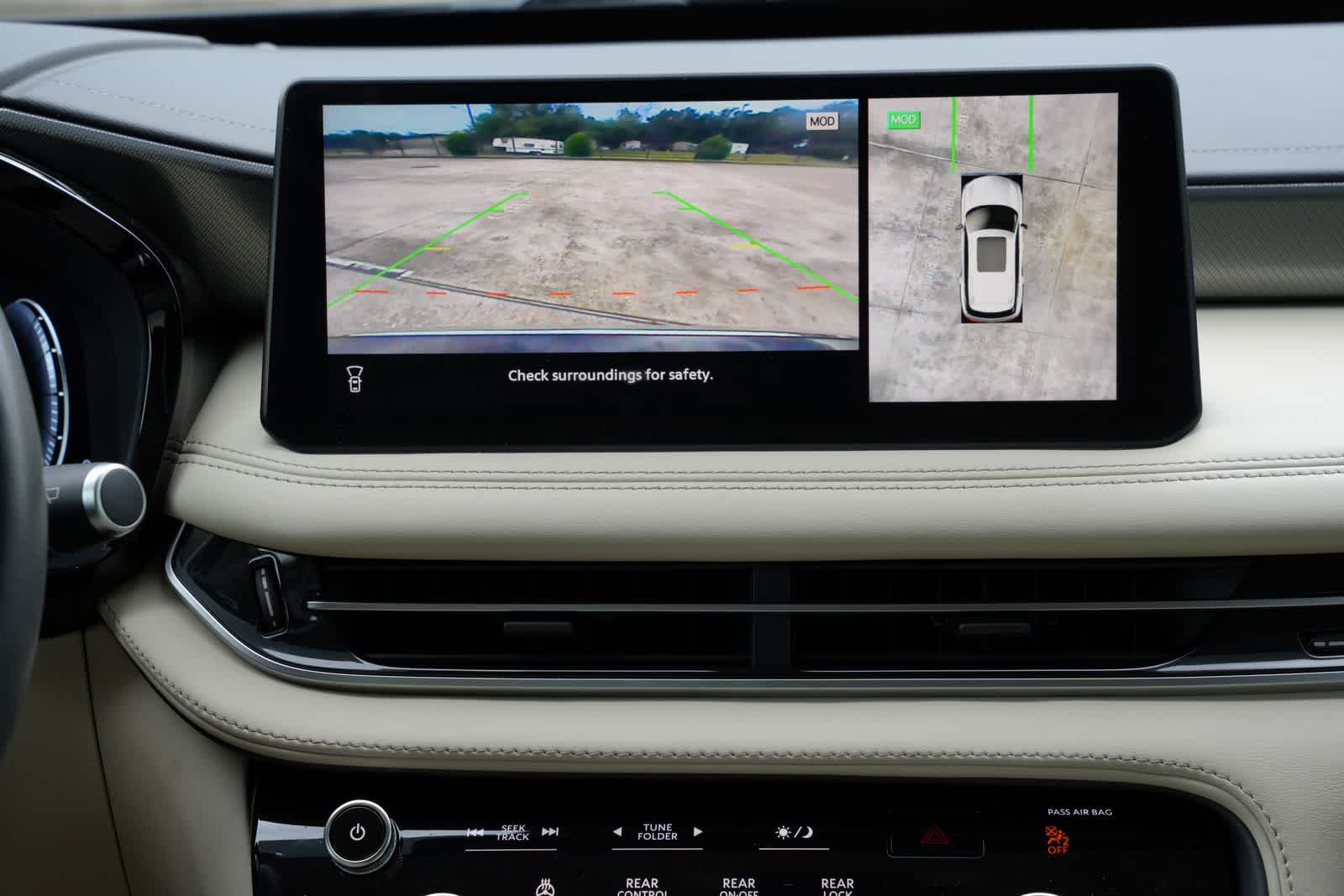 2024 INFINITI QX60 LUXE