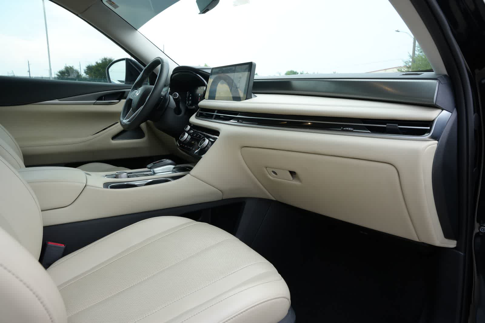 2024 INFINITI QX60 LUXE