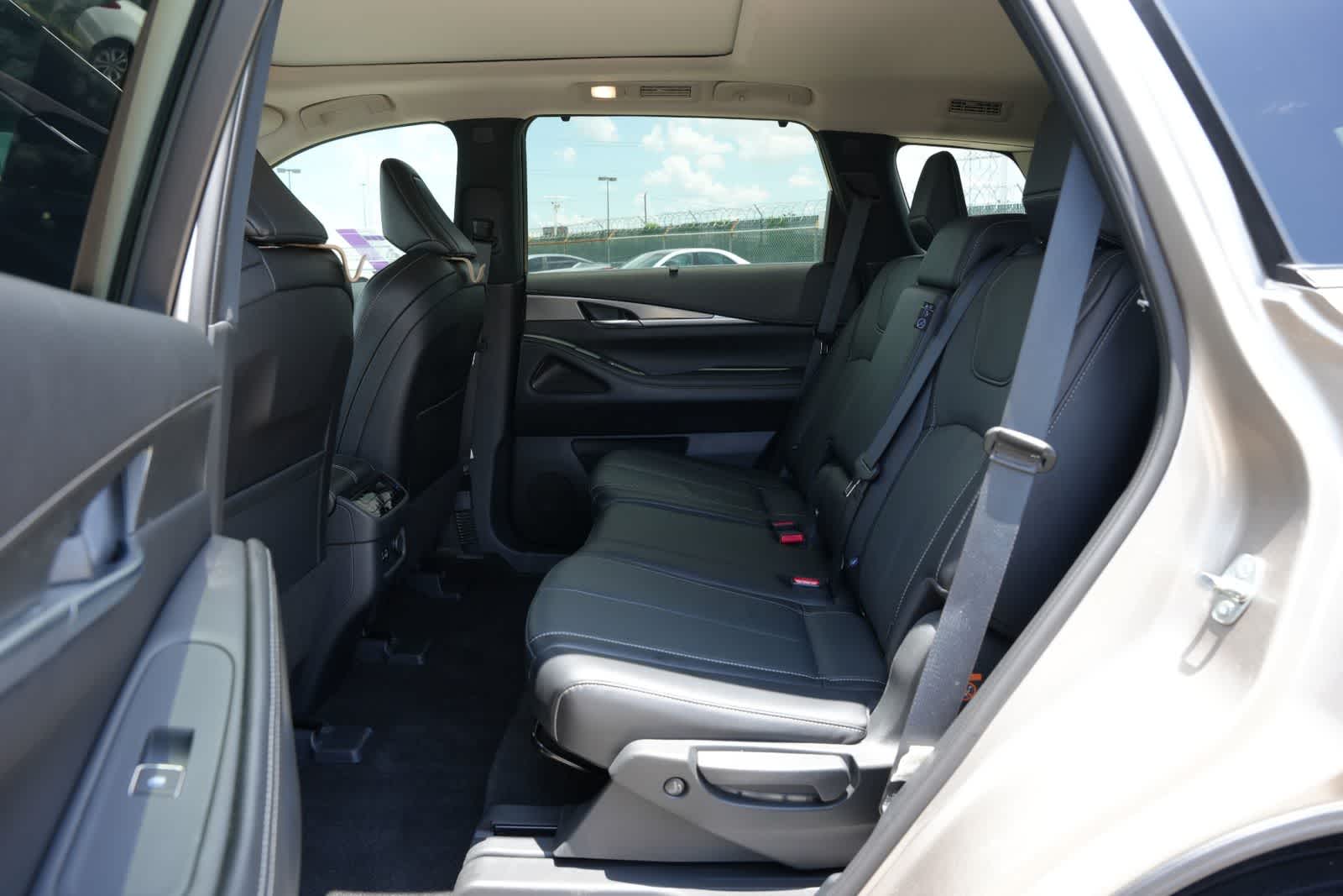 2024 INFINITI QX60 LUXE
