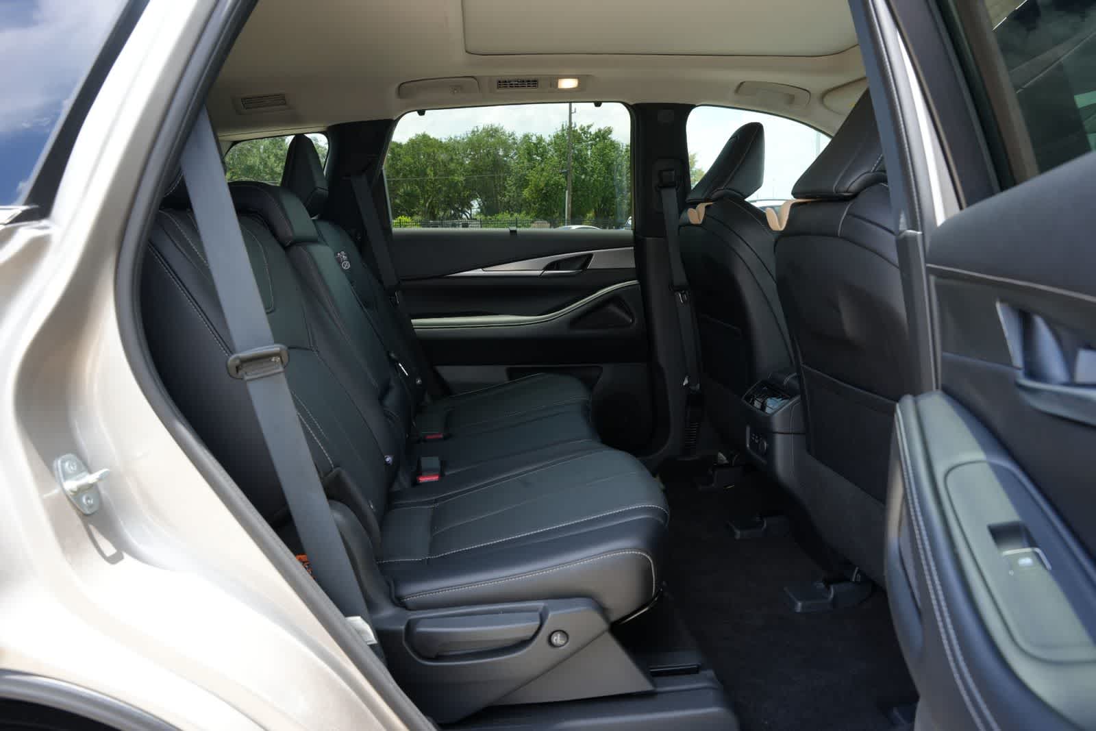 2024 INFINITI QX60 LUXE