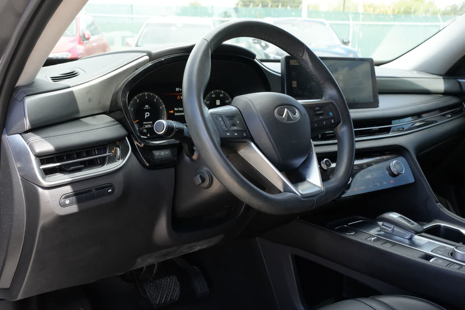 2023 INFINITI QX60 LUXE