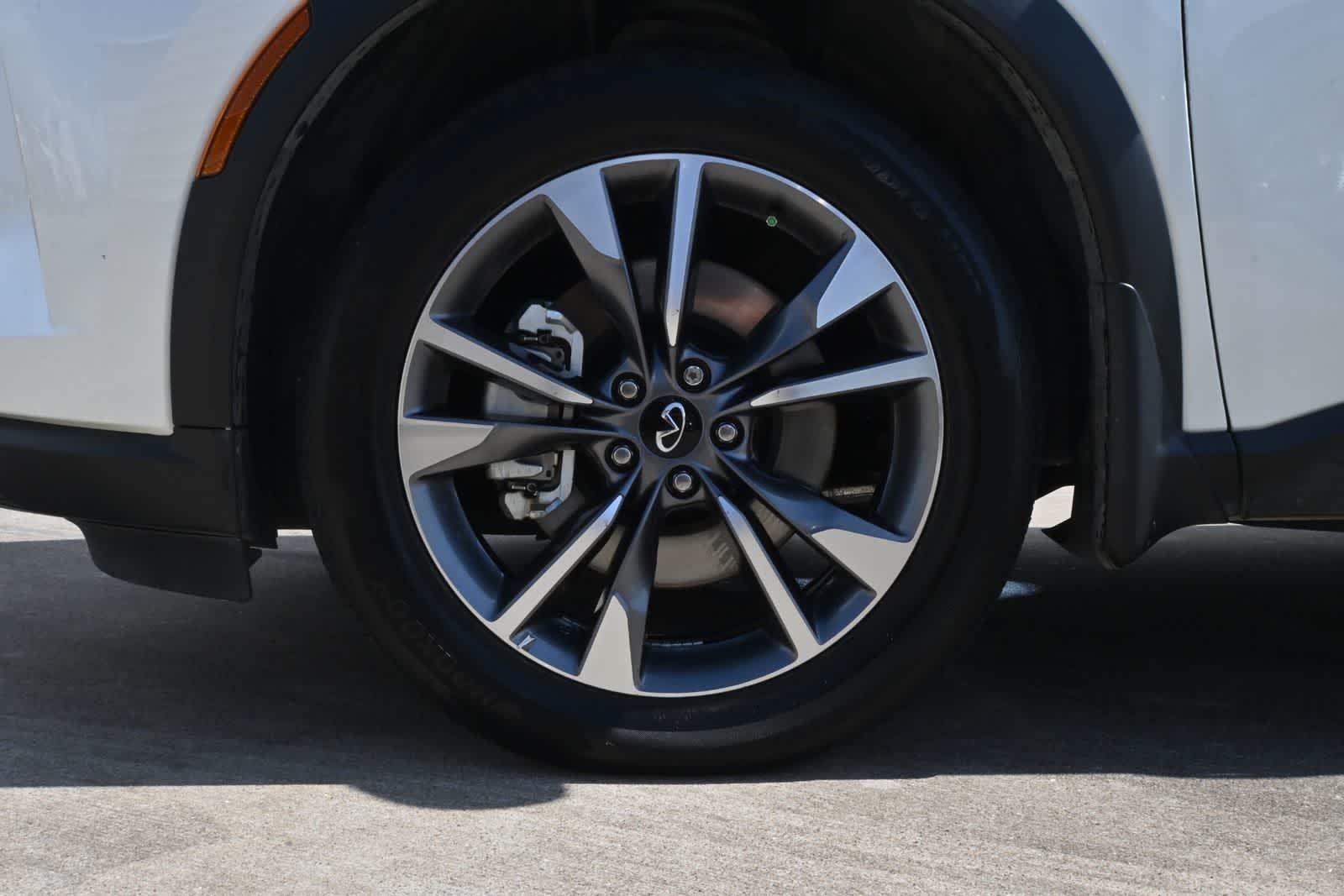 2024 INFINITI QX60 LUXE
