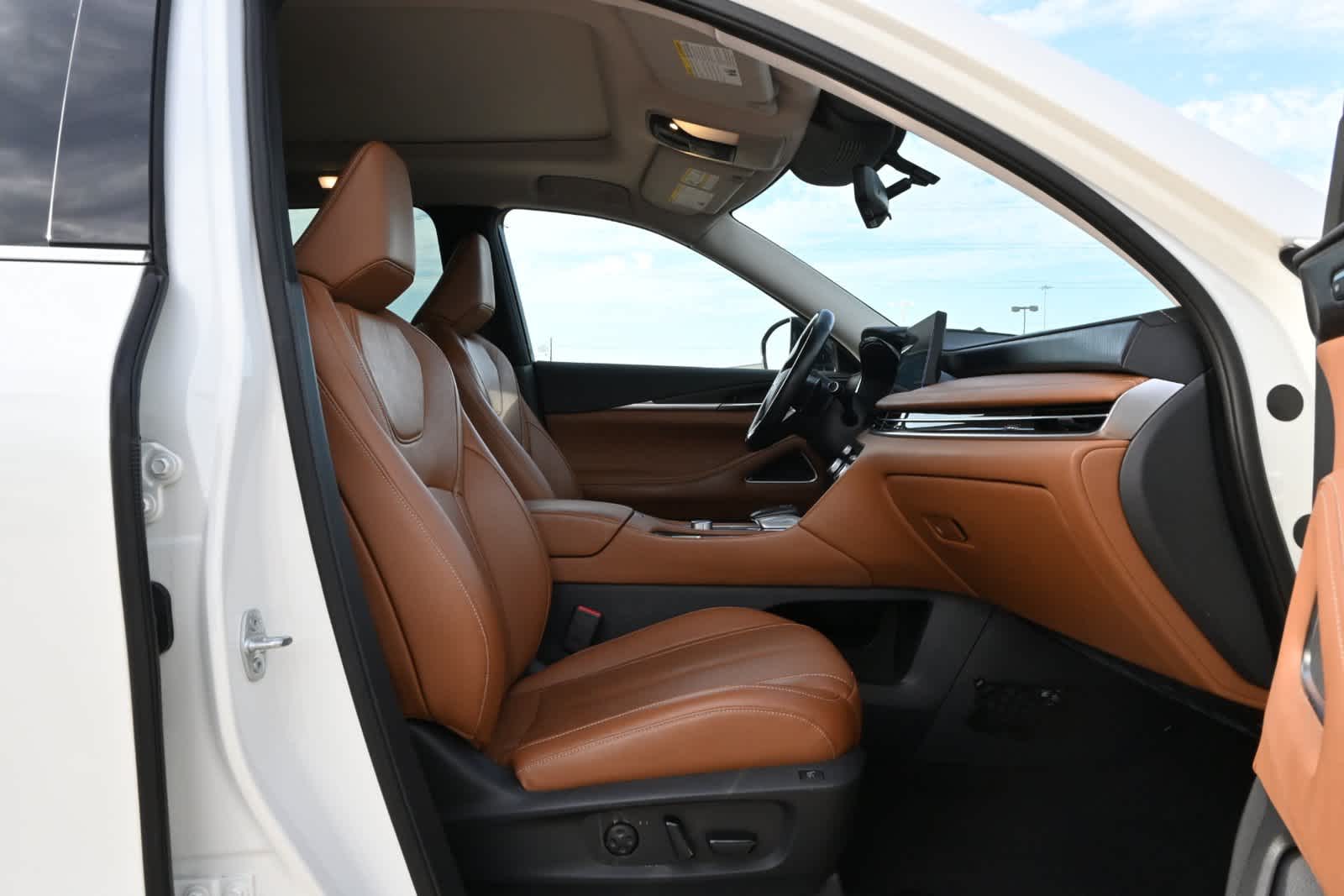 2023 INFINITI QX60 SENSORY