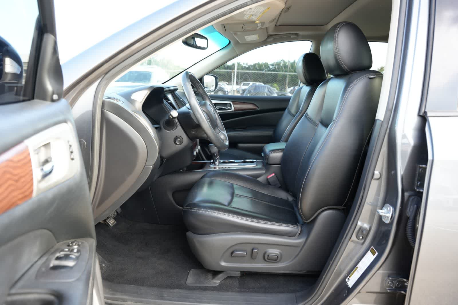 2017 Nissan Pathfinder Platinum