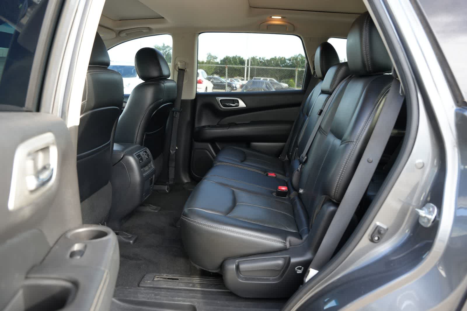 2017 Nissan Pathfinder Platinum