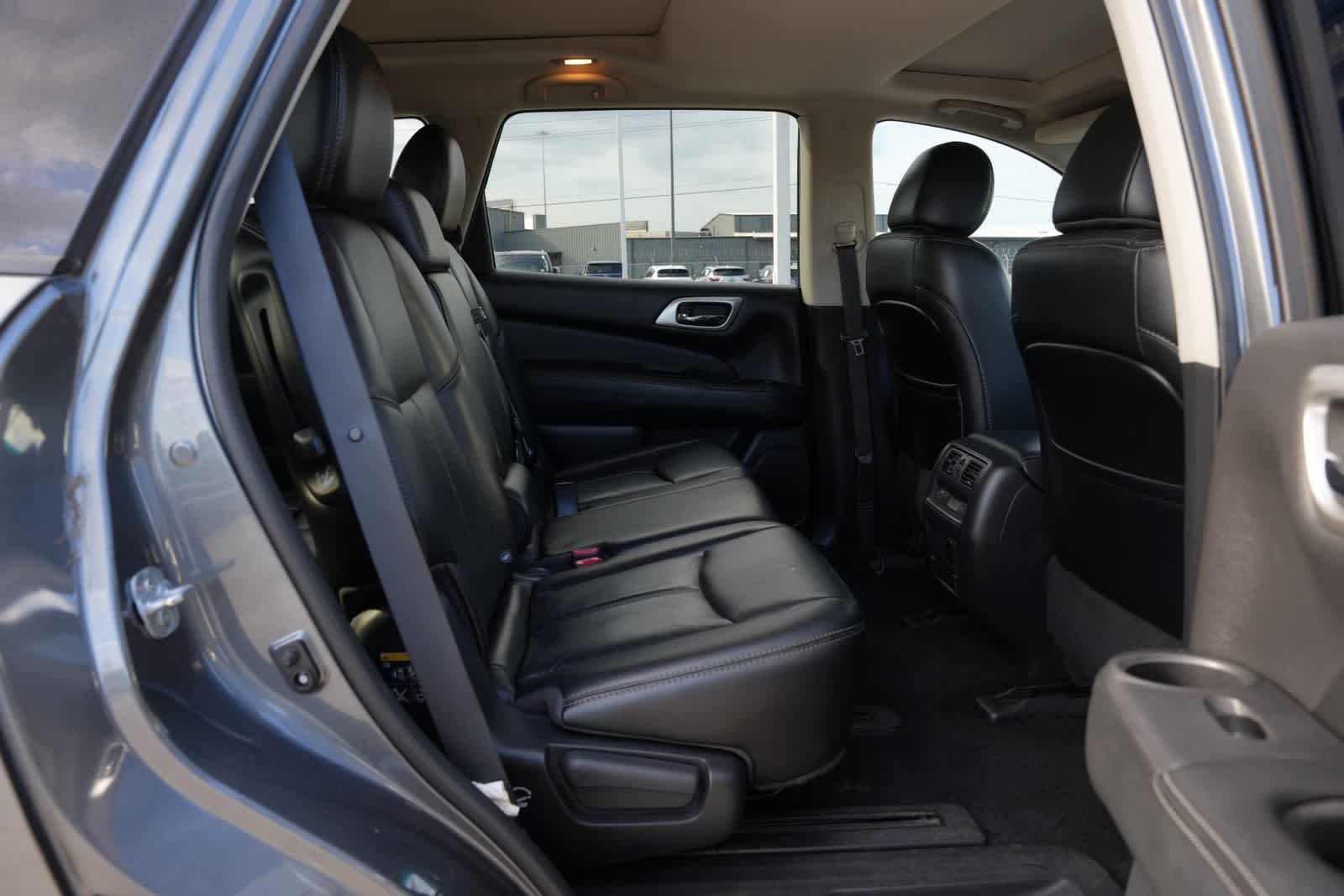 2017 Nissan Pathfinder Platinum