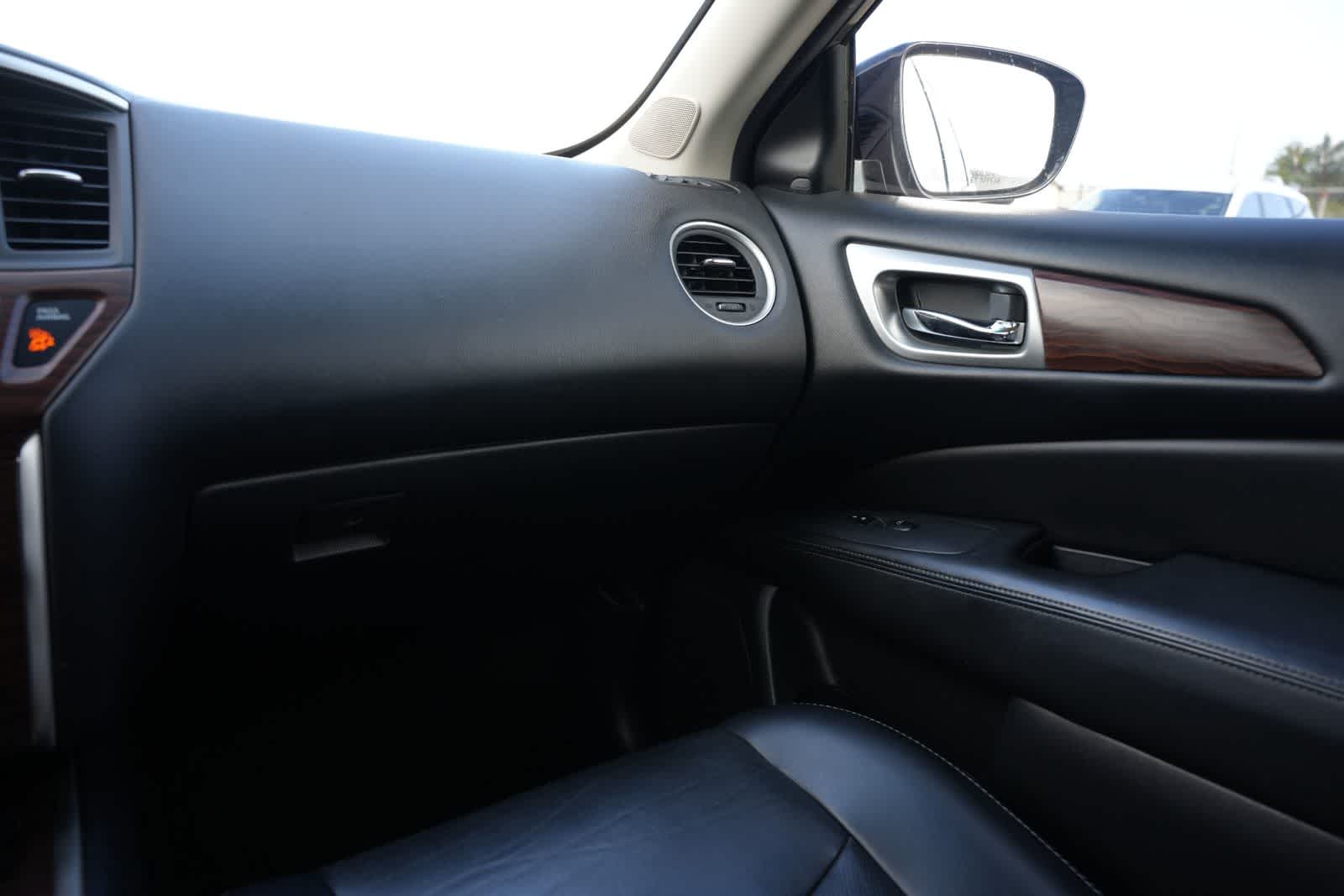 2017 Nissan Pathfinder Platinum