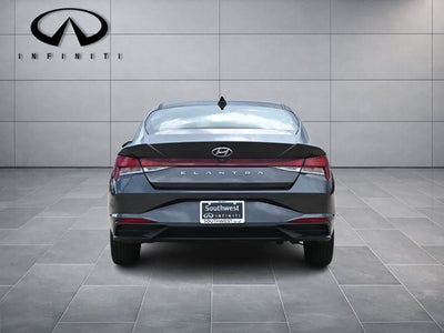 2021 Hyundai Elantra SE