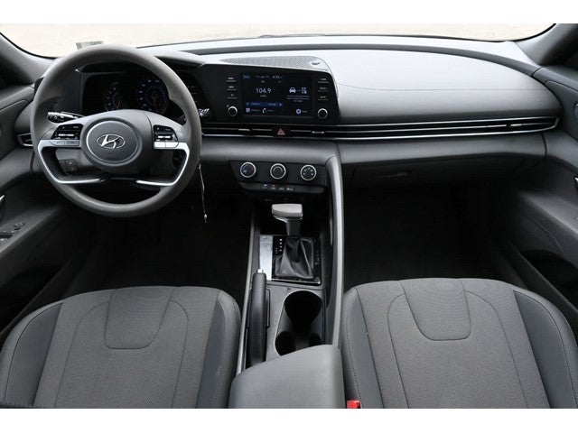 2021 Hyundai Elantra SE