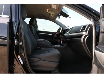 2019 Toyota Highlander LE