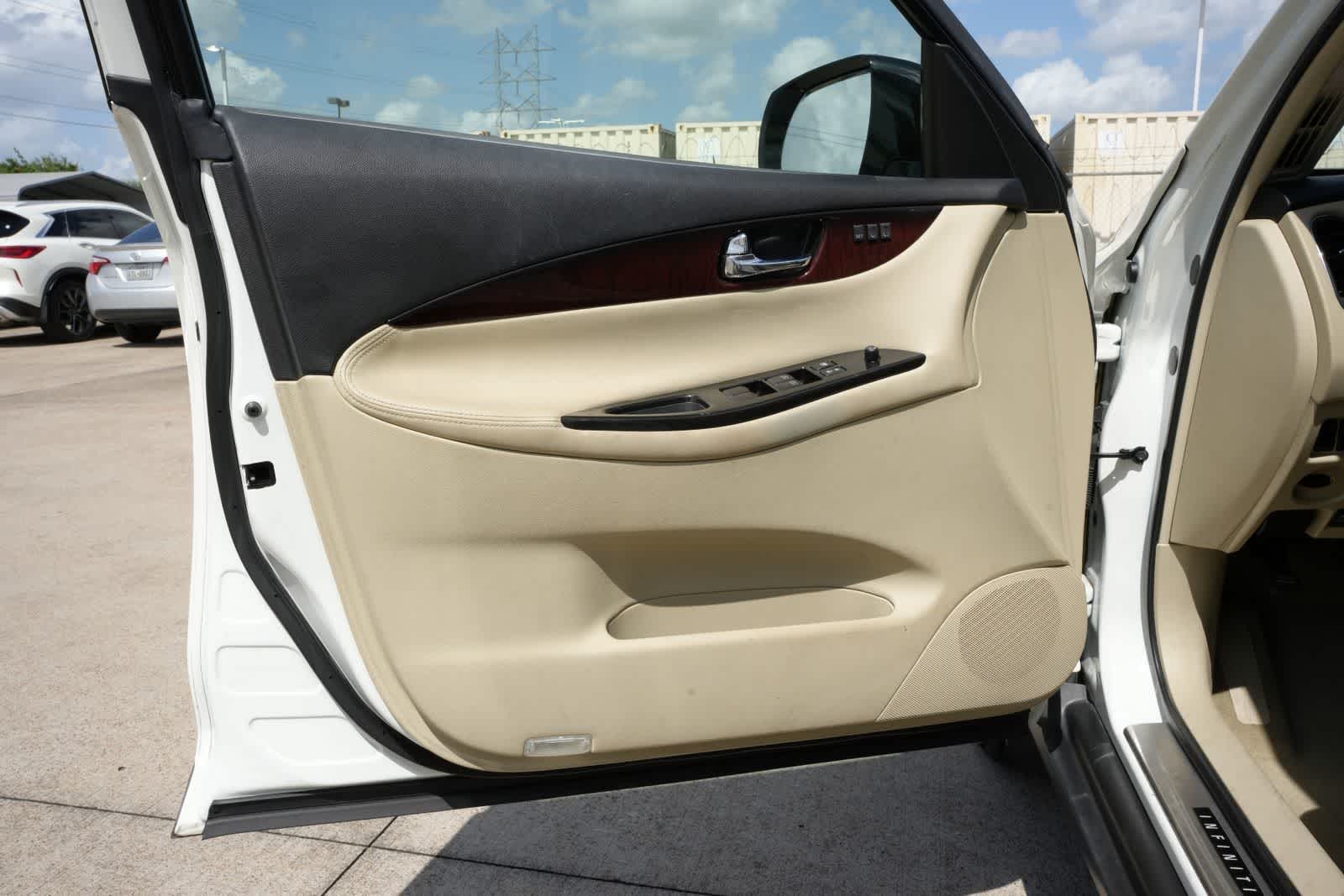 2016 INFINITI QX50 RWD 4dr