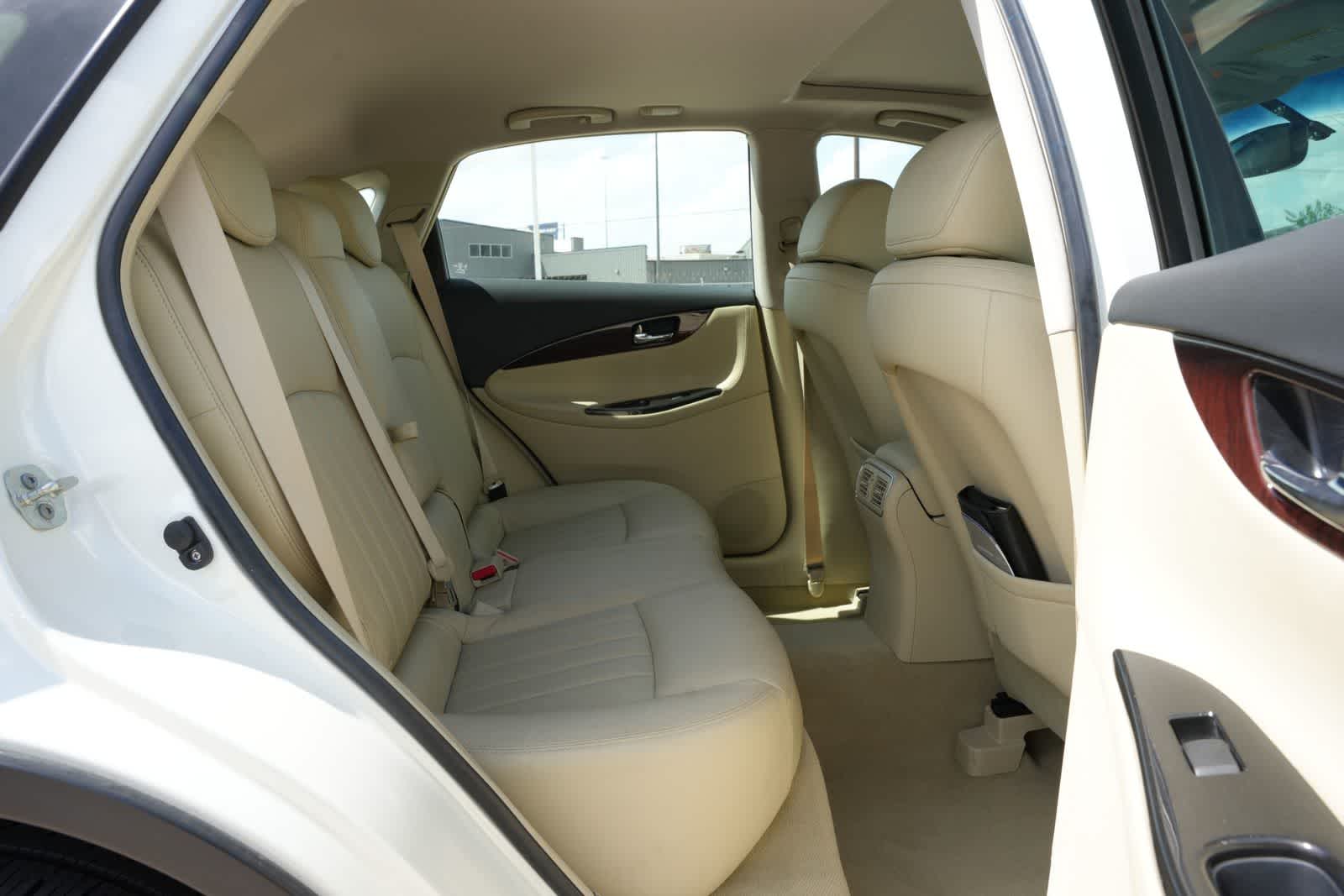 2016 INFINITI QX50 RWD 4dr