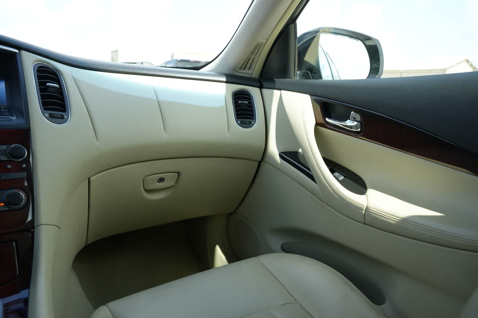 2016 INFINITI QX50 RWD 4dr