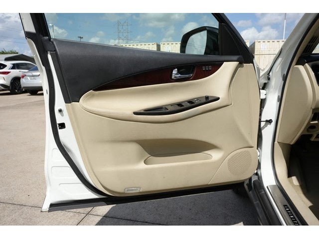 2016 INFINITI QX50 RWD 4dr